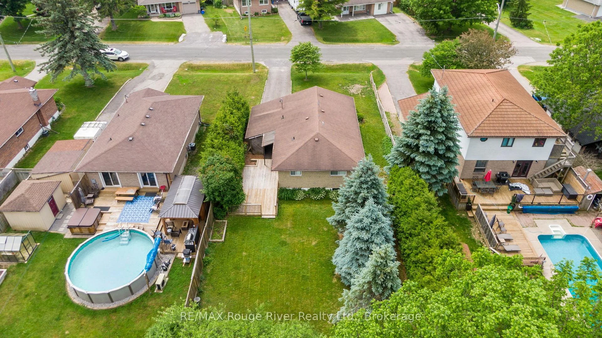 Photo 11 of 42 Meredith Crescent, Cobourg — HOMEH