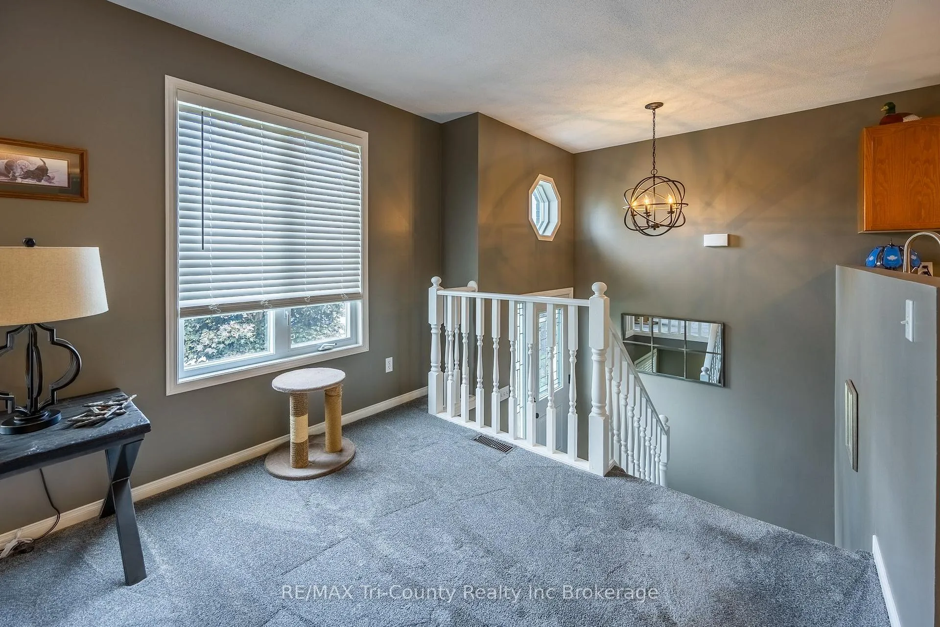 Photo 3 of 23 Magnolia Drive, Tillsonburg — HOMEH
