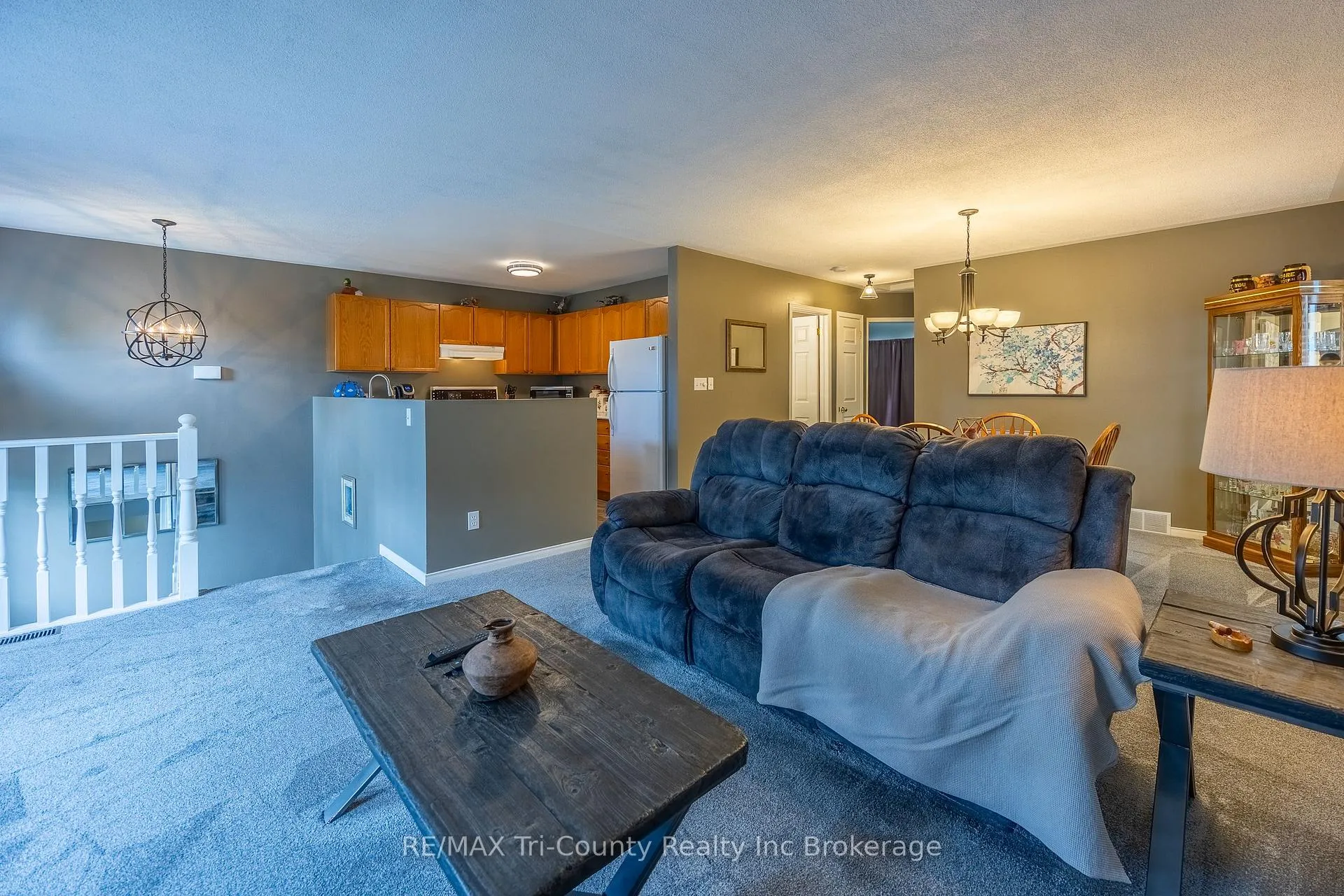 Photo 5 of 23 Magnolia Drive, Tillsonburg — HOMEH