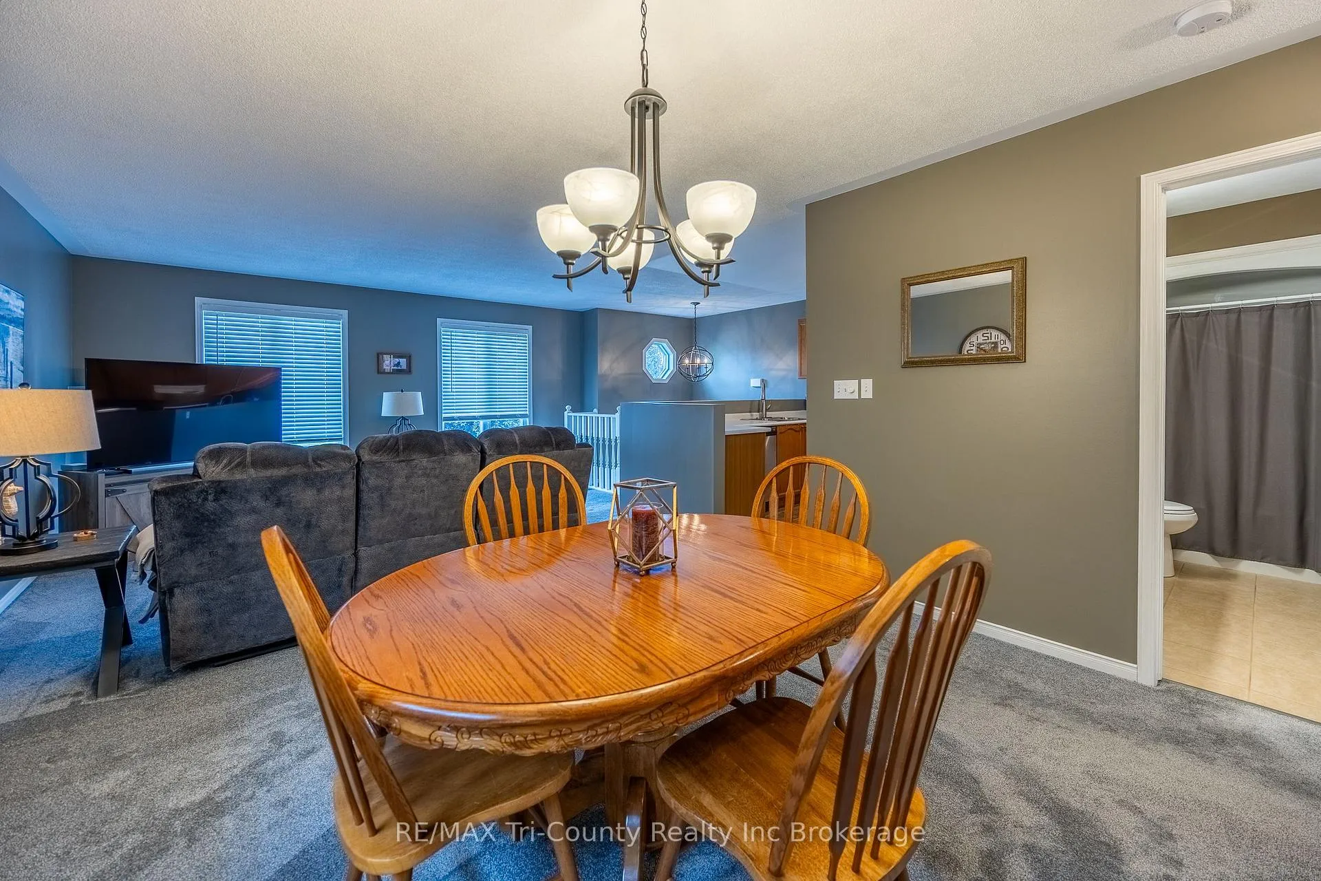 Photo 9 of 23 Magnolia Drive, Tillsonburg — HOMEH