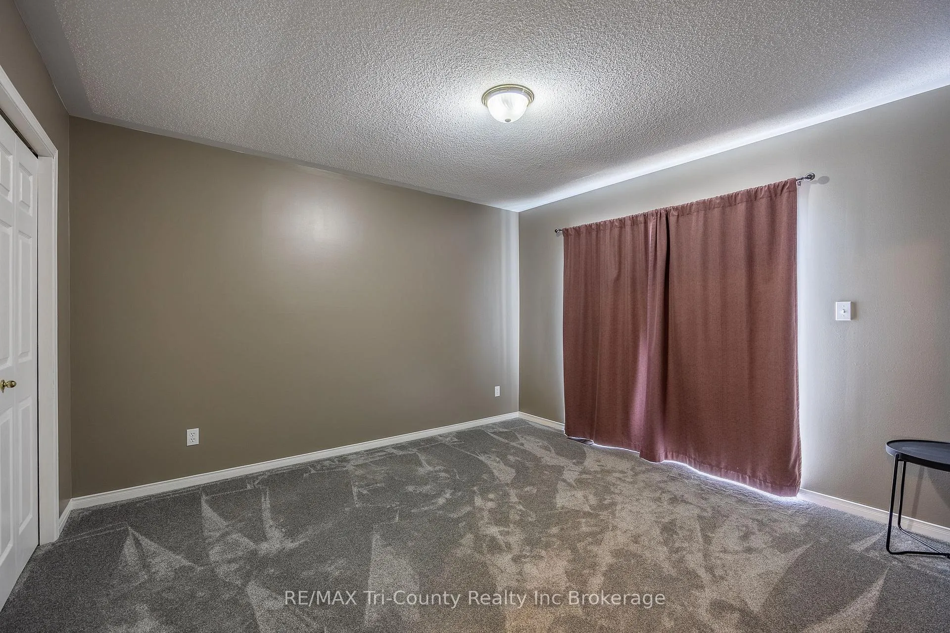 Photo 11 of 23 Magnolia Drive, Tillsonburg — HOMEH