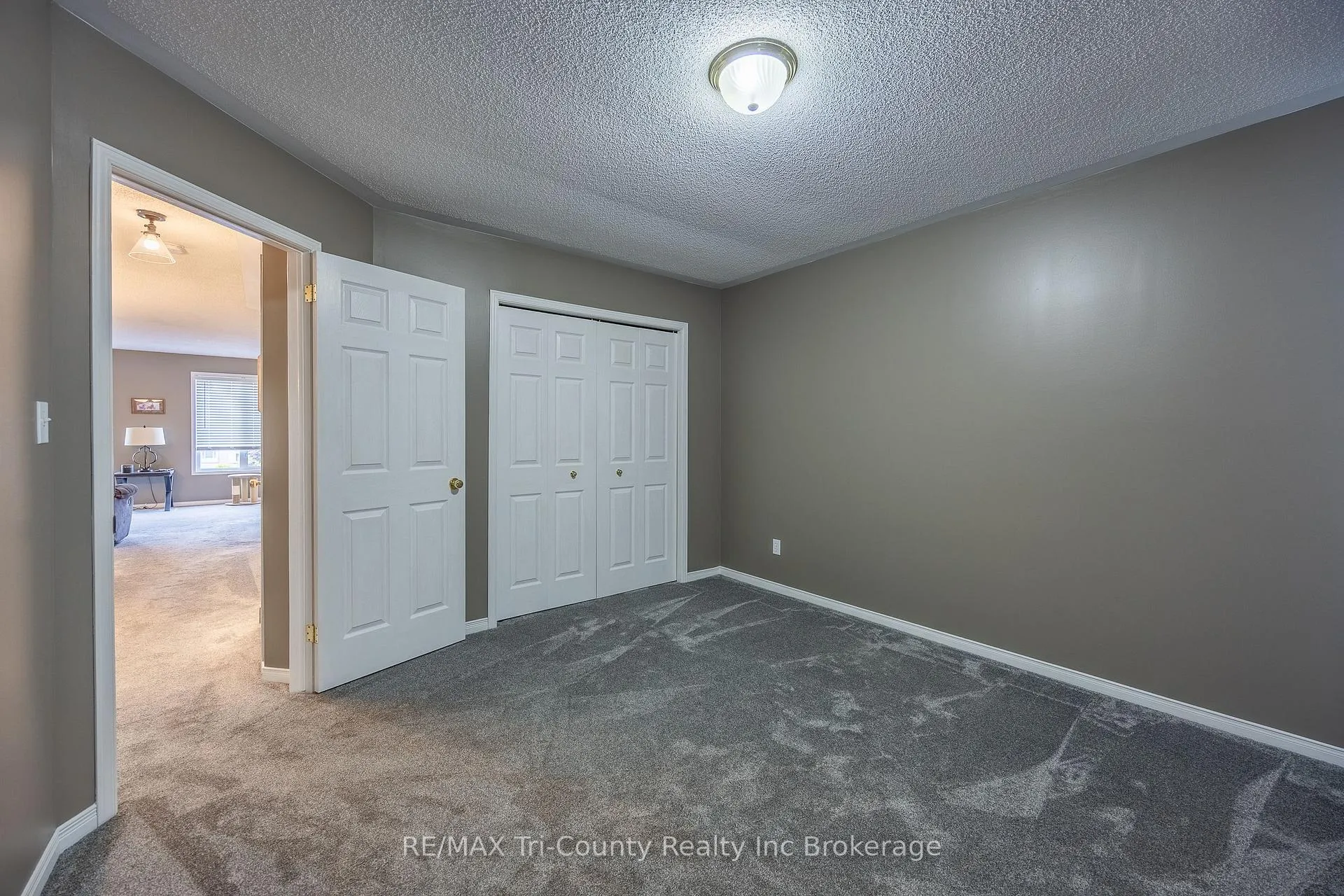 Photo 12 of 23 Magnolia Drive, Tillsonburg — HOMEH