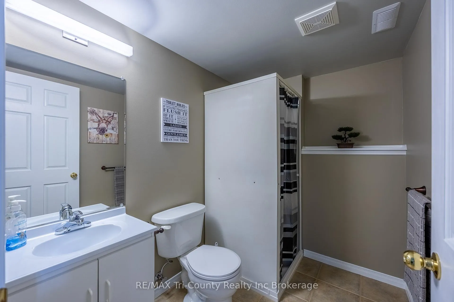 Photo 18 of 23 Magnolia Drive, Tillsonburg — HOMEH