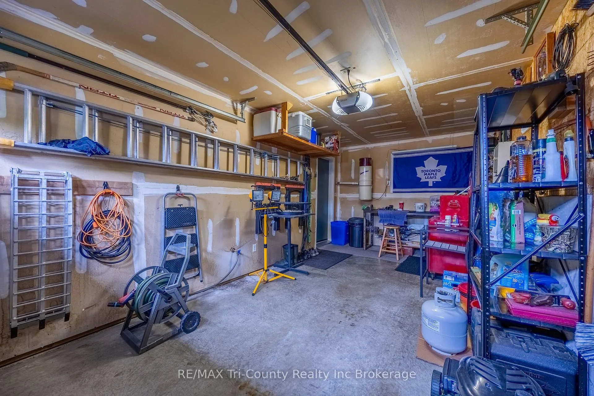 Photo 20 of 23 Magnolia Drive, Tillsonburg — HOMEH