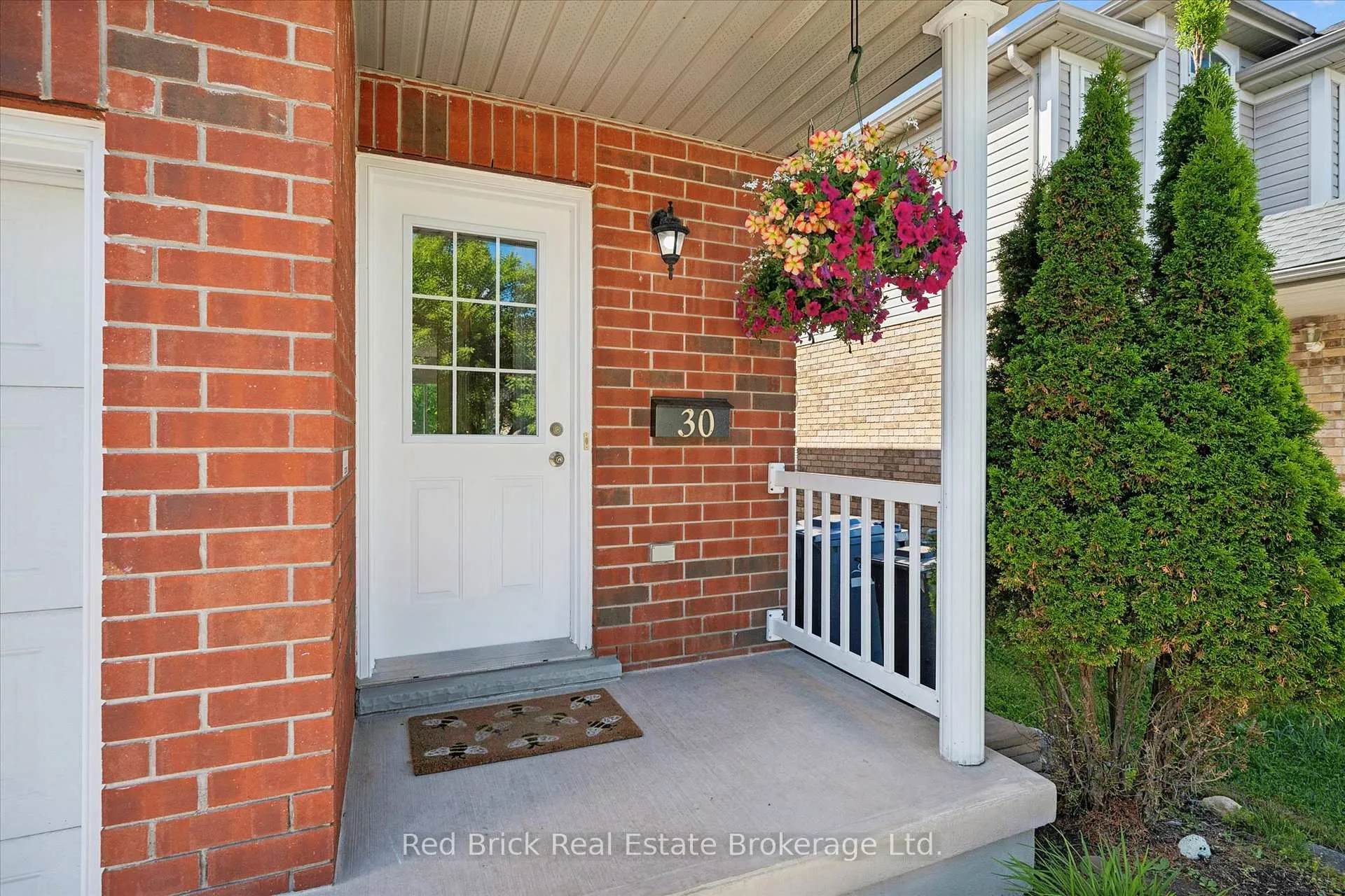 Photo 5 of 30 Chillico Drive, Guelph, Willow West/Sugarbush/West Acres — HOMEH