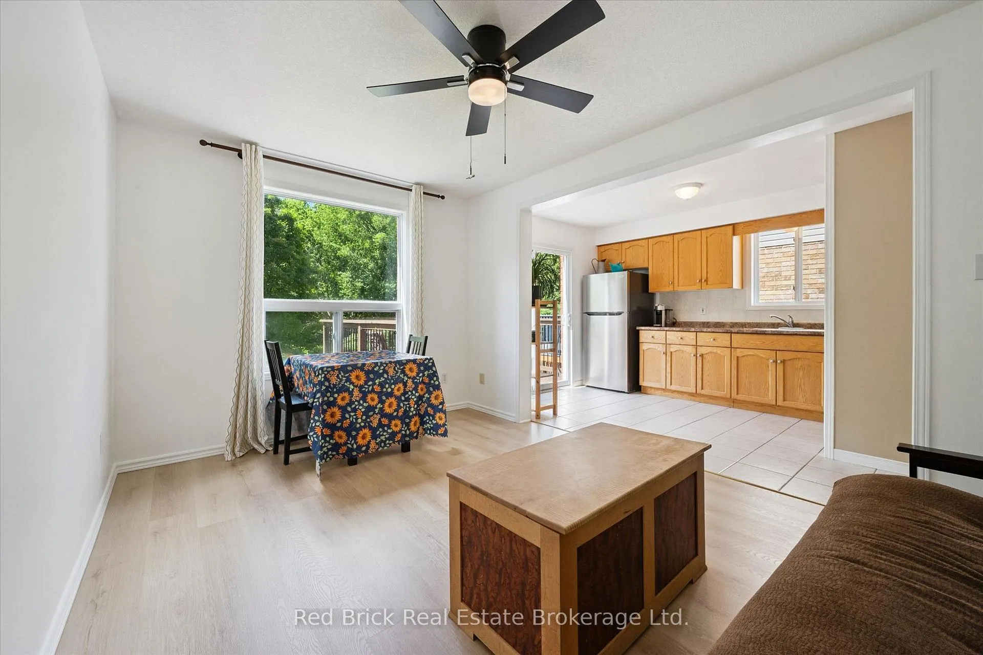 Photo 10 of 30 Chillico Drive, Guelph, Willow West/Sugarbush/West Acres — HOMEH