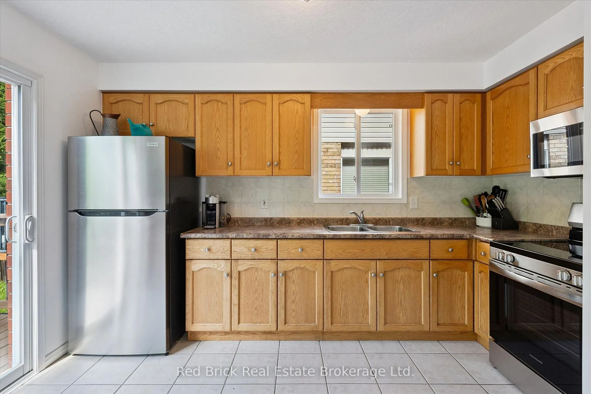 Photo 12 of 30 Chillico Drive, Guelph, Willow West/Sugarbush/West Acres — HOMEH