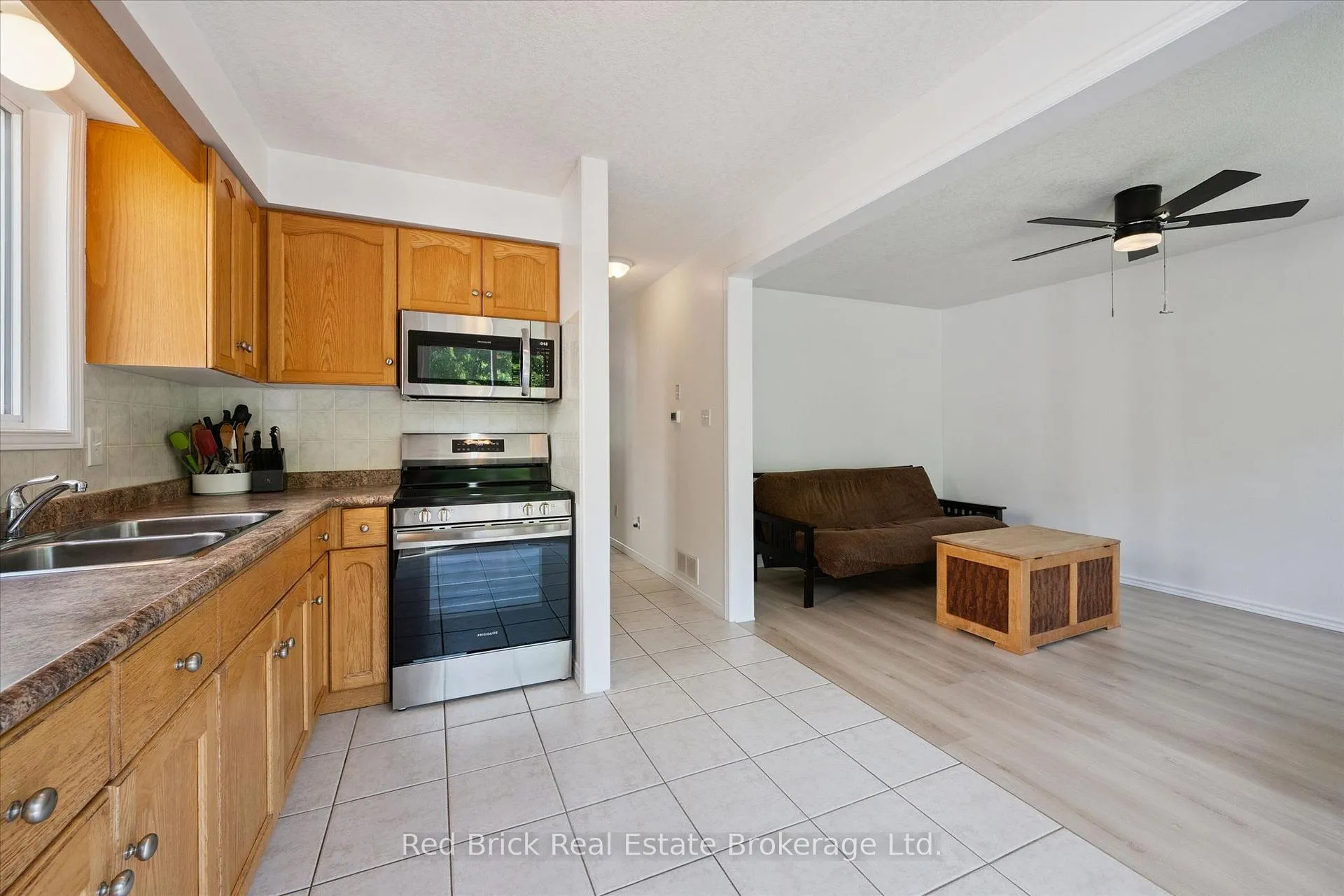 Photo 14 of 30 Chillico Drive, Guelph, Willow West/Sugarbush/West Acres — HOMEH
