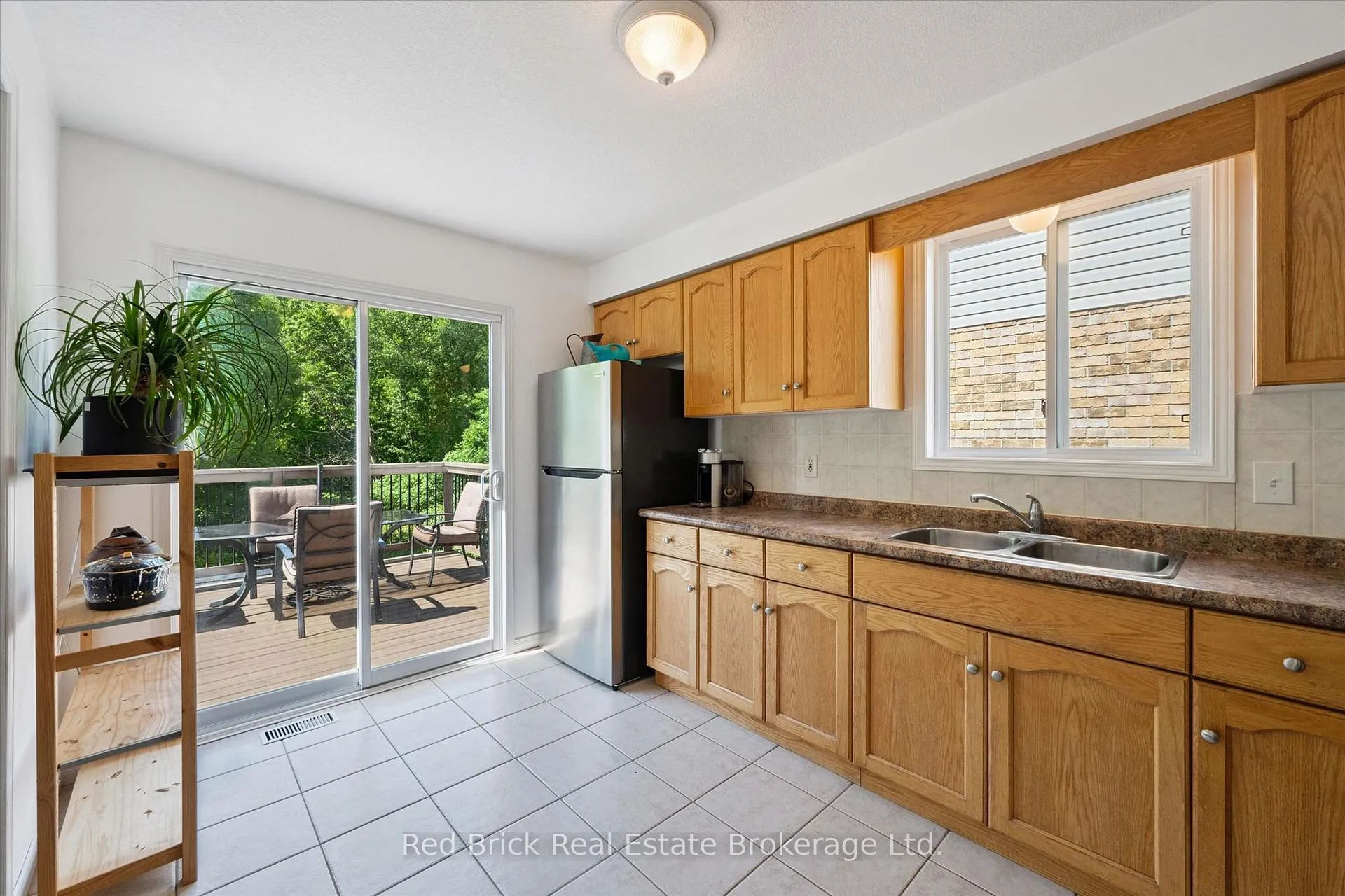 Photo 16 of 30 Chillico Drive, Guelph, Willow West/Sugarbush/West Acres — HOMEH