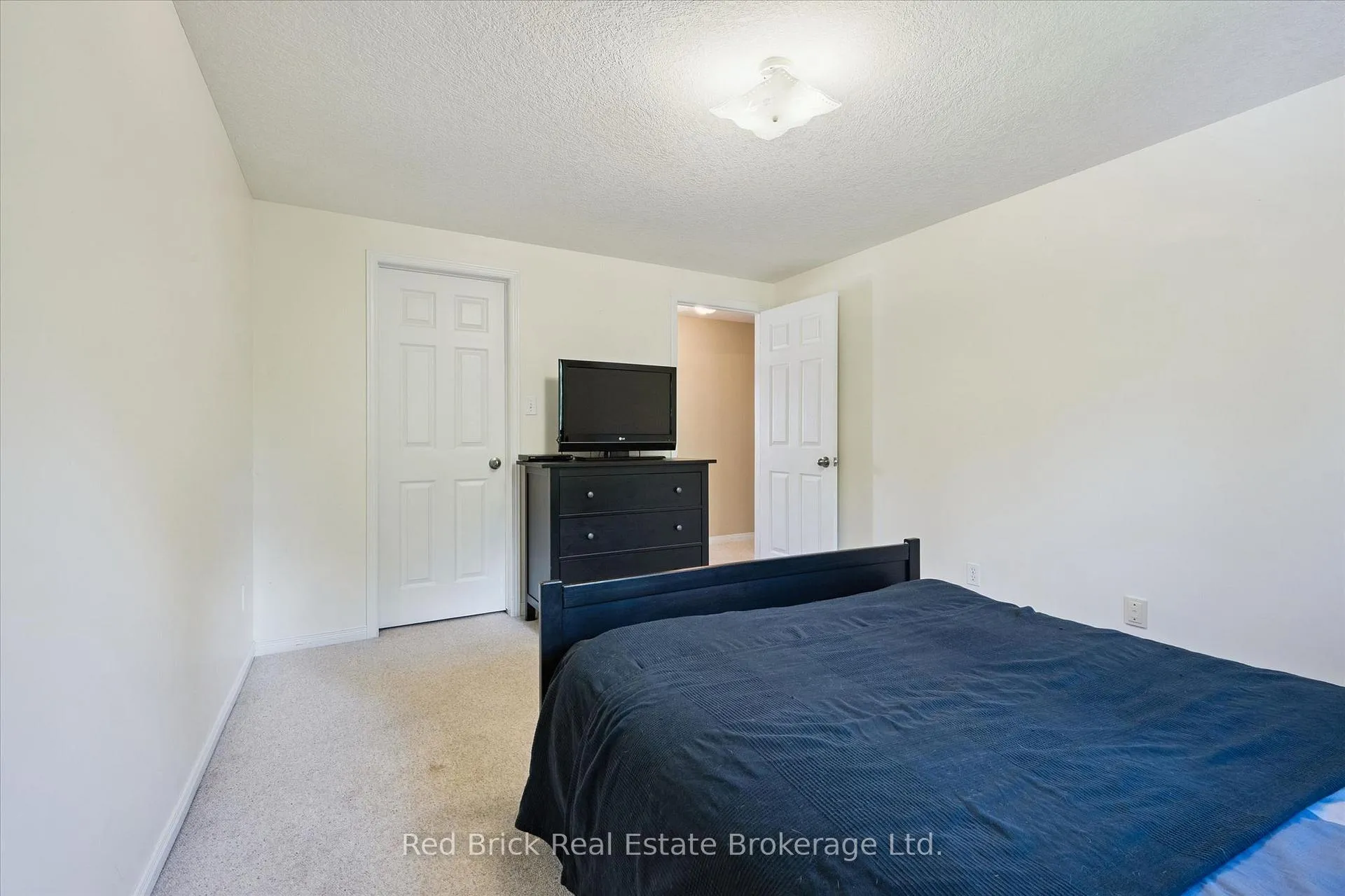 Photo 22 of 30 Chillico Drive, Guelph, Willow West/Sugarbush/West Acres — HOMEH