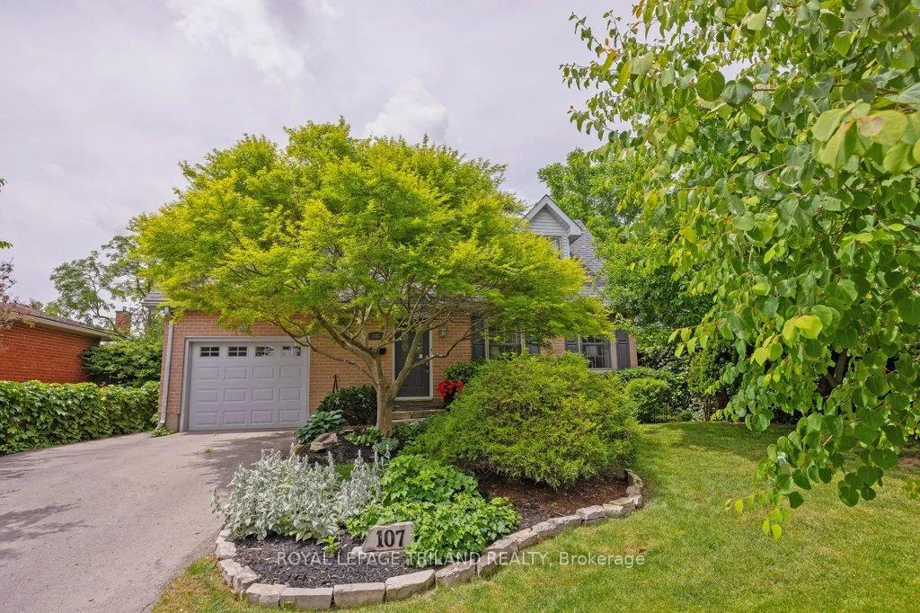 Front of 107 Golfdale Place