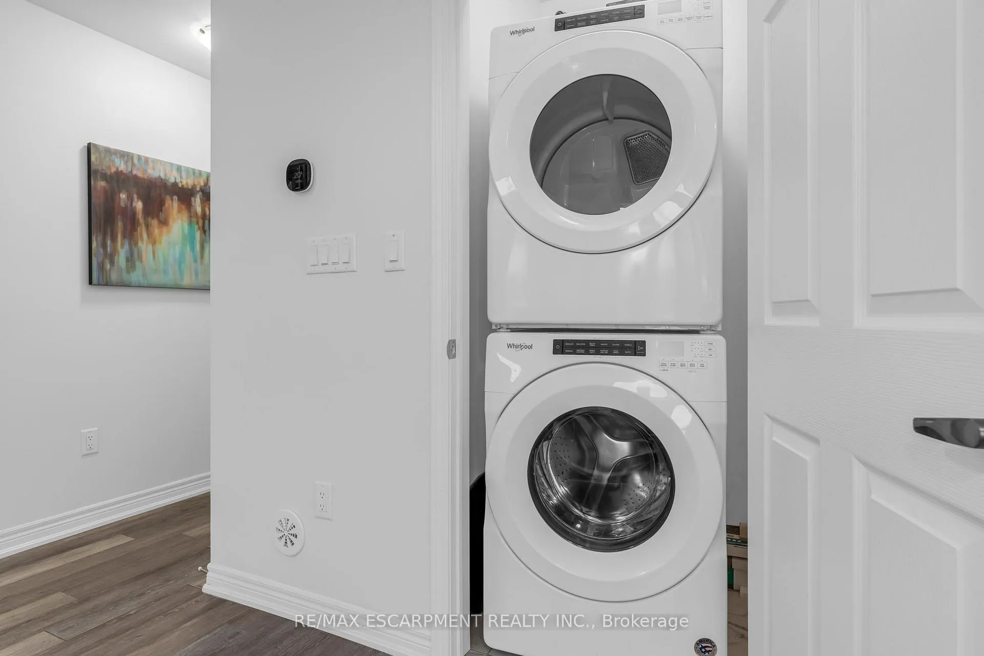 Photo 8 of Unit 5, 5012 Serena Drive, Lincoln, Beamsville — HOMEH