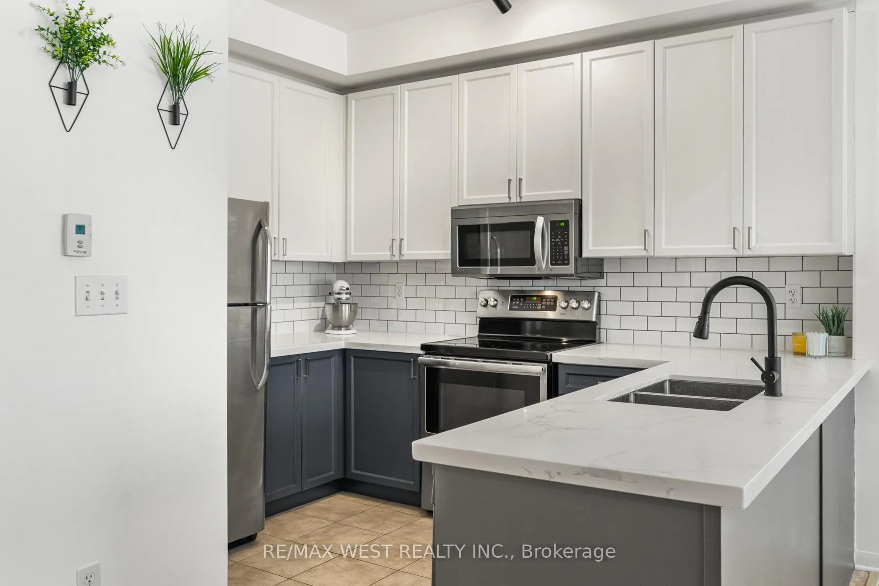 Photo 5 of Unit 85, 1250 St. Martins Drive, Pickering, Bay Ridges — HOMEH