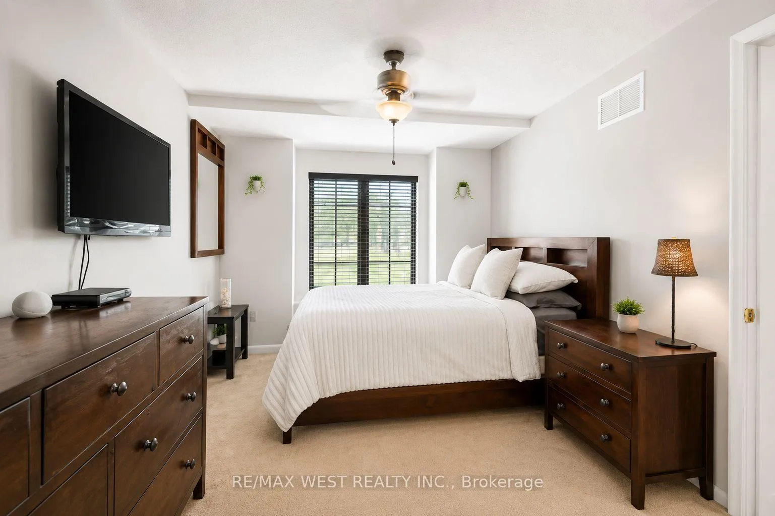 Photo 8 of Unit 85, 1250 St. Martins Drive, Pickering, Bay Ridges — HOMEH