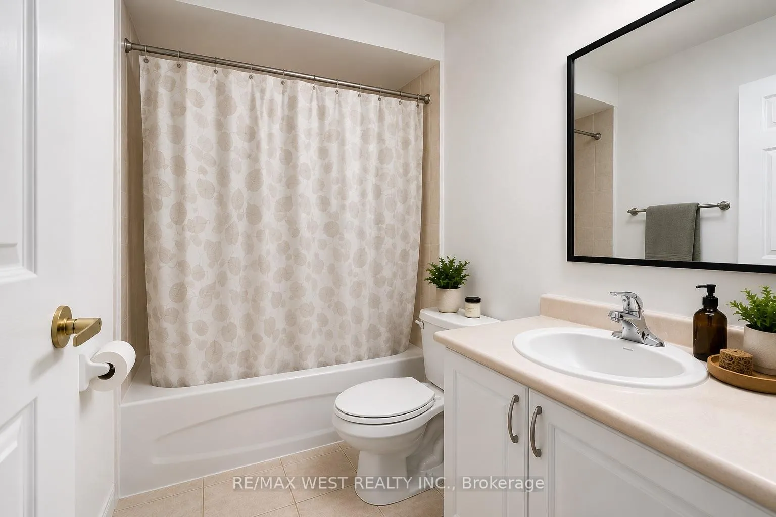 Photo 10 of Unit 85, 1250 St. Martins Drive, Pickering, Bay Ridges — HOMEH