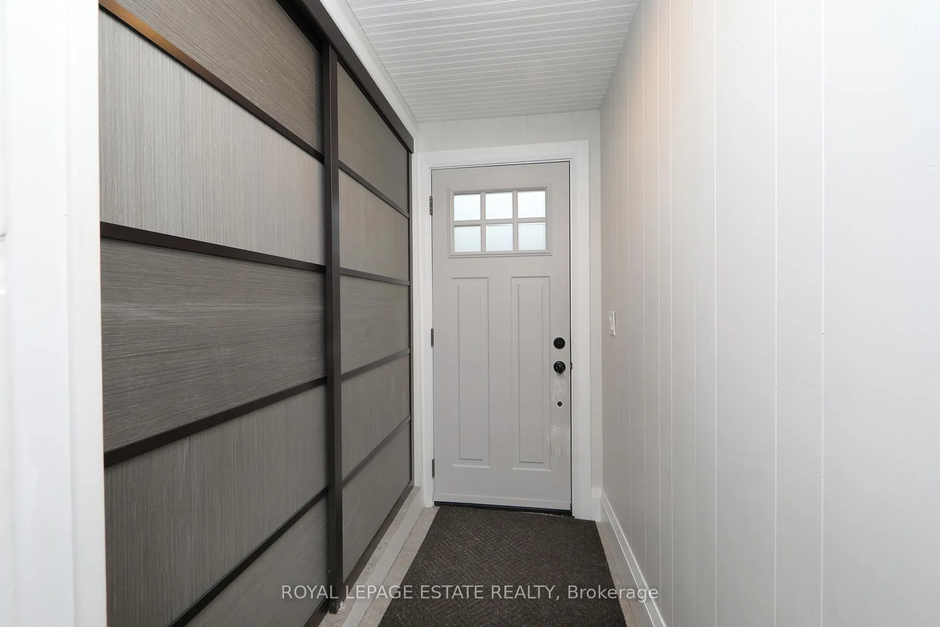 Photo 3 of 27 Sycamore Place, Toronto, The Beaches — HOMEH
