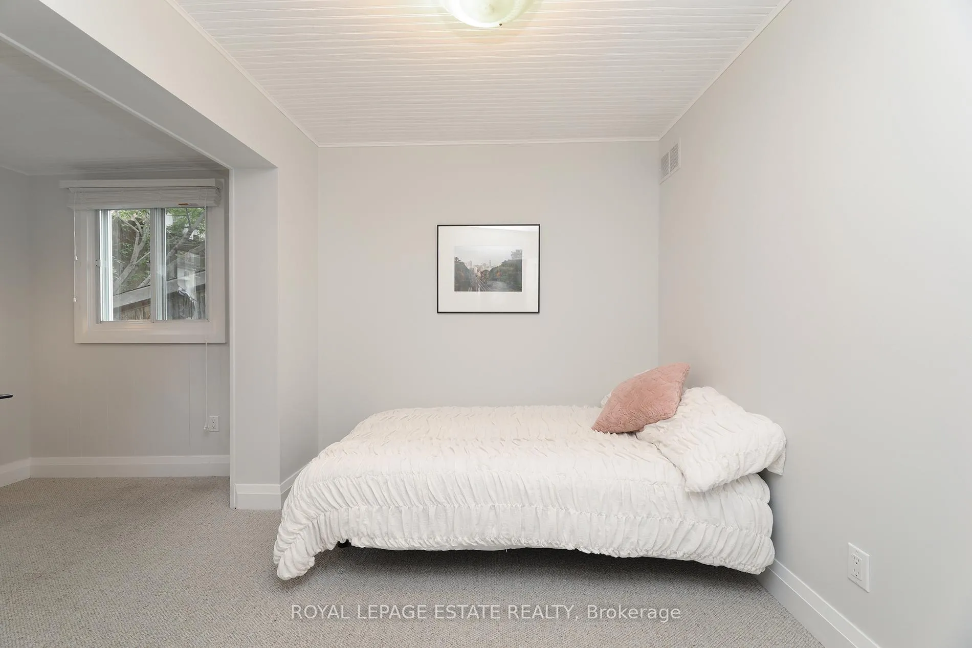 Photo 5 of 27 Sycamore Place, Toronto, The Beaches — HOMEH