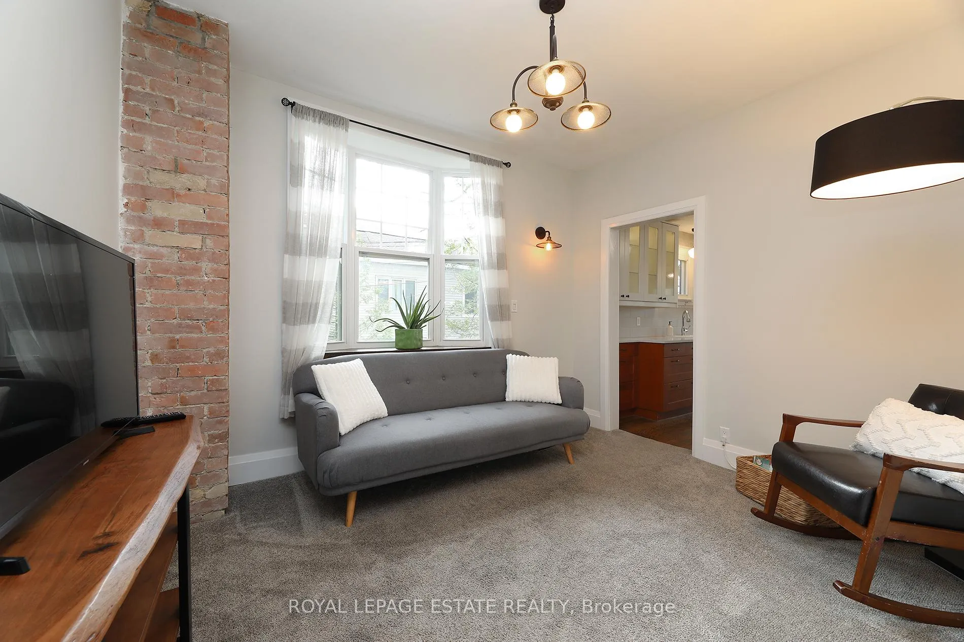 Photo 10 of 27 Sycamore Place, Toronto, The Beaches — HOMEH