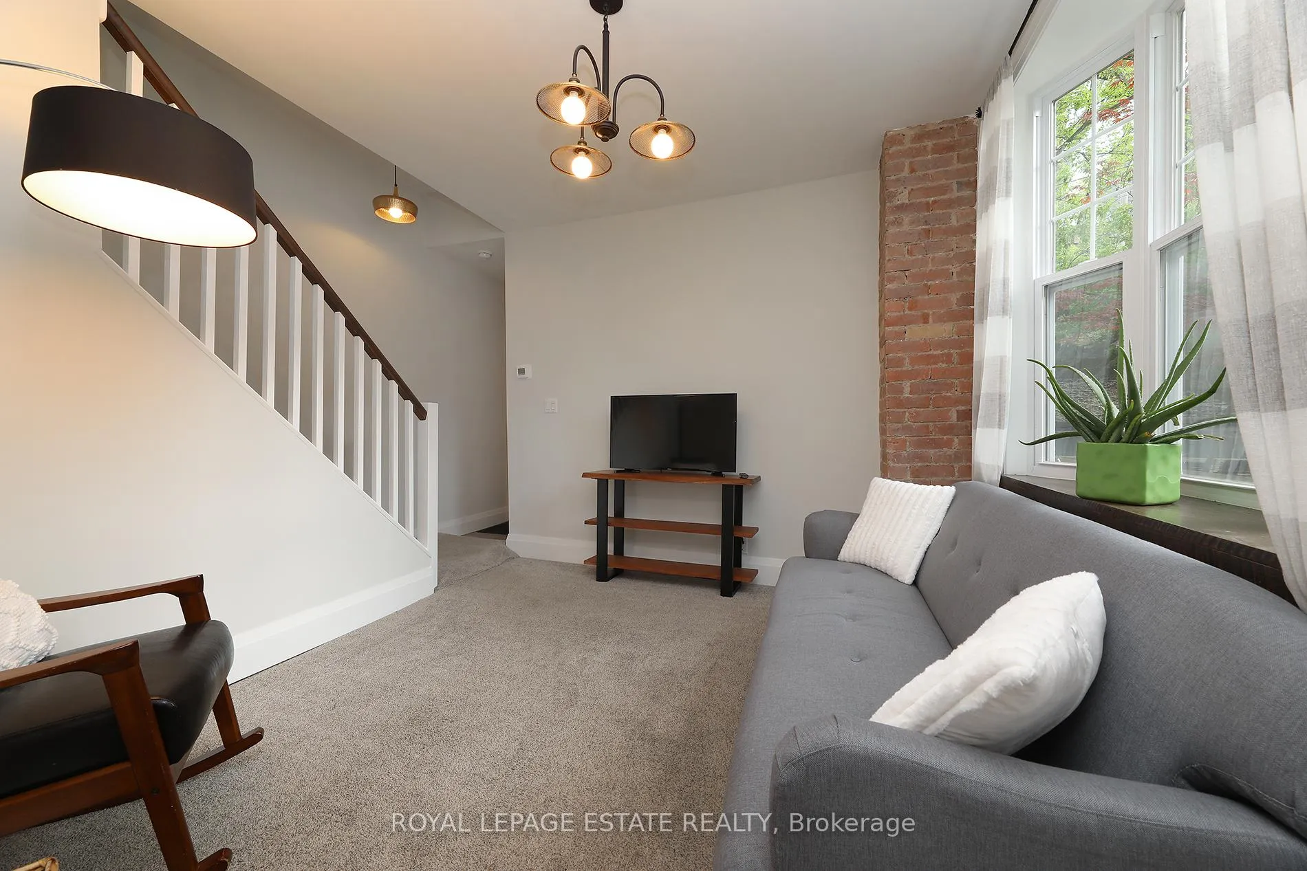 Photo 11 of 27 Sycamore Place, Toronto, The Beaches — HOMEH