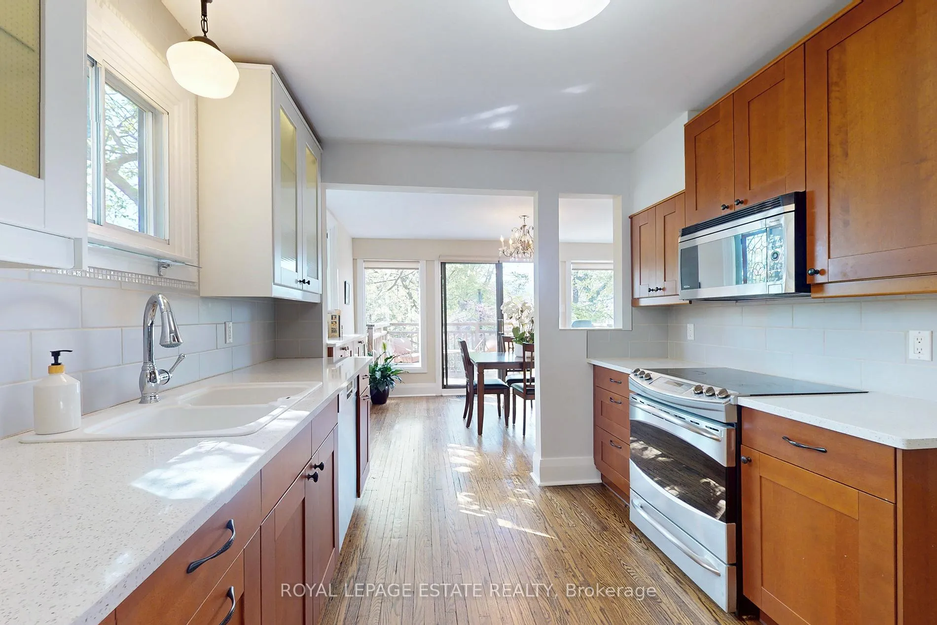 Photo 13 of 27 Sycamore Place, Toronto, The Beaches — HOMEH