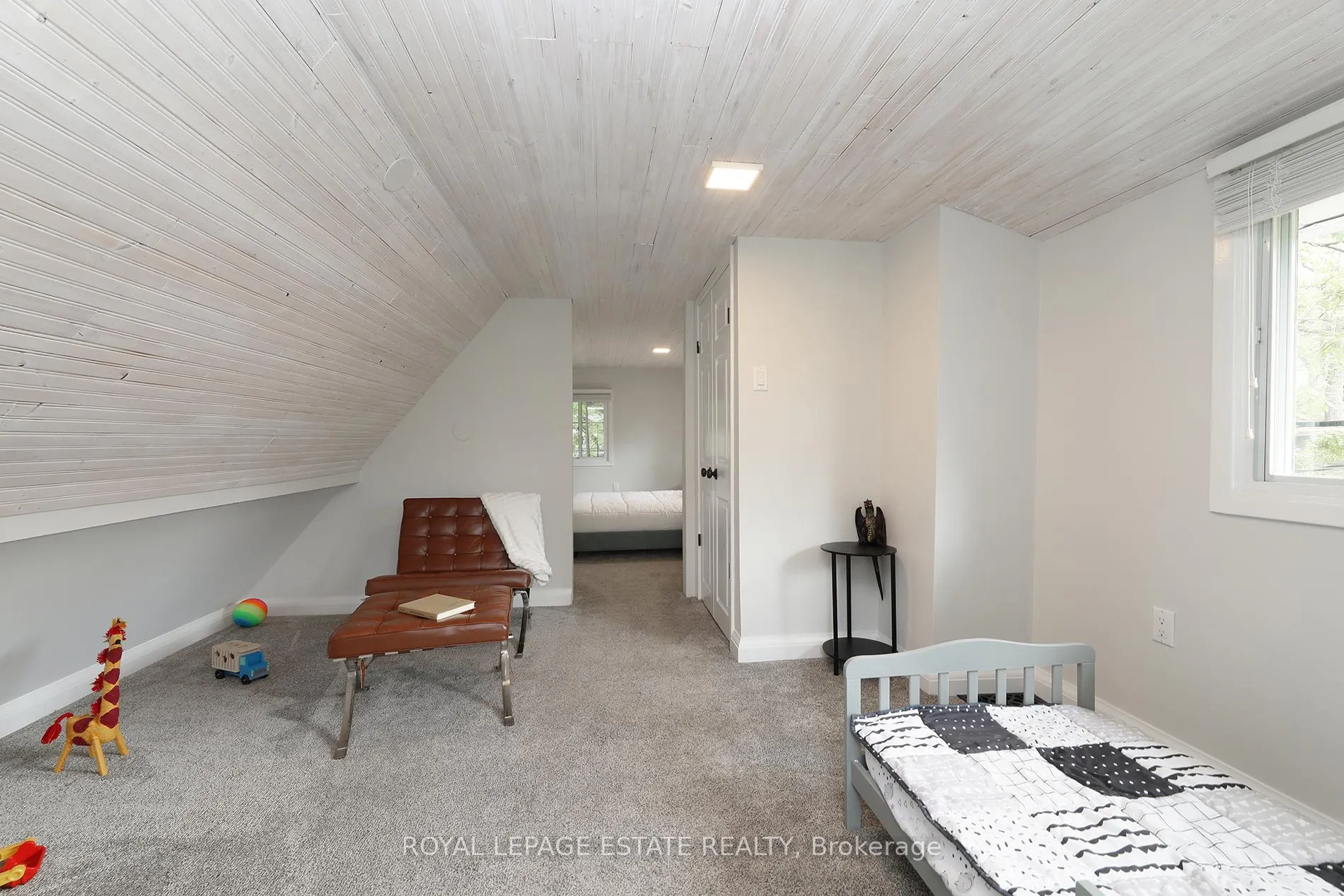 Photo 24 of 27 Sycamore Place, Toronto, The Beaches — HOMEH