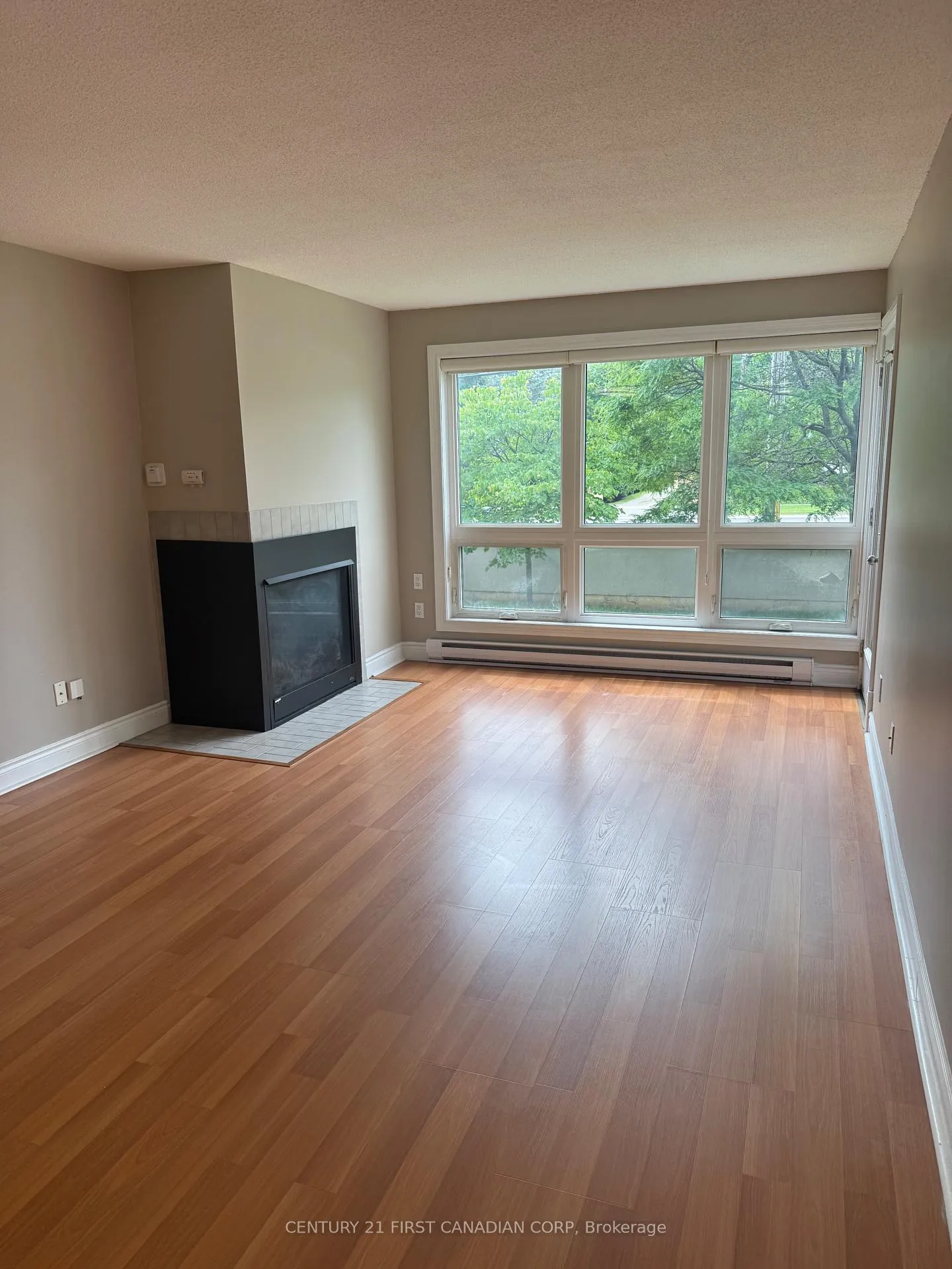 Photo 5 of Unit 206, 5 Jacksway Crescent, London, North G — HOMEH