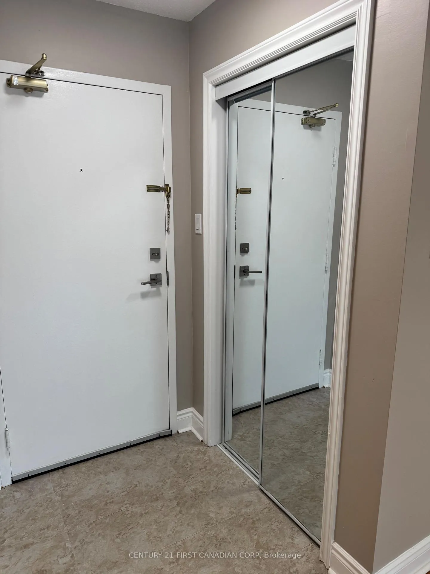 Photo 20 of Unit 206, 5 Jacksway Crescent, London, North G — HOMEH