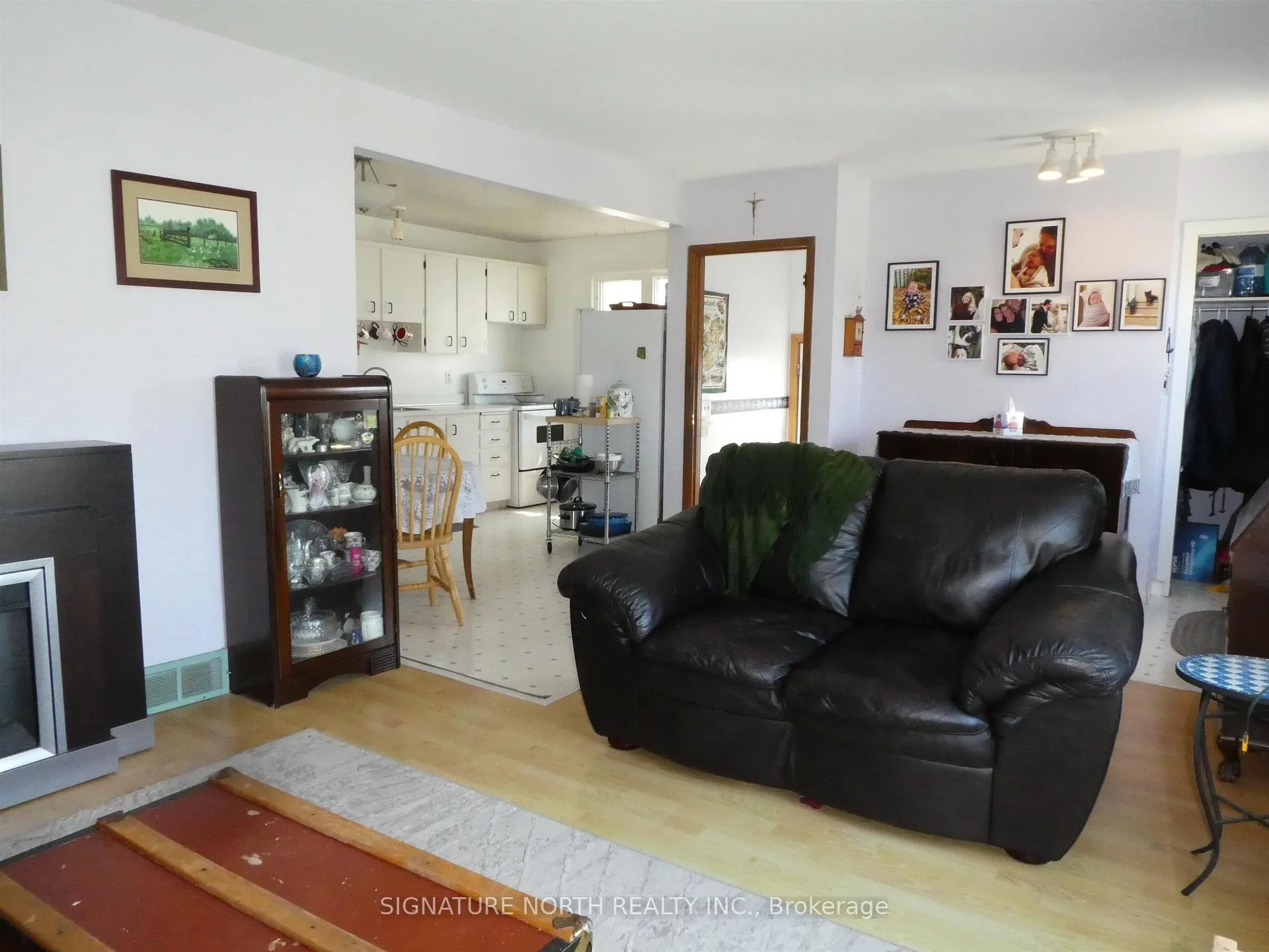 Photo 4 of 416 Fourth Avenue SW, Greenstone — HOMEH