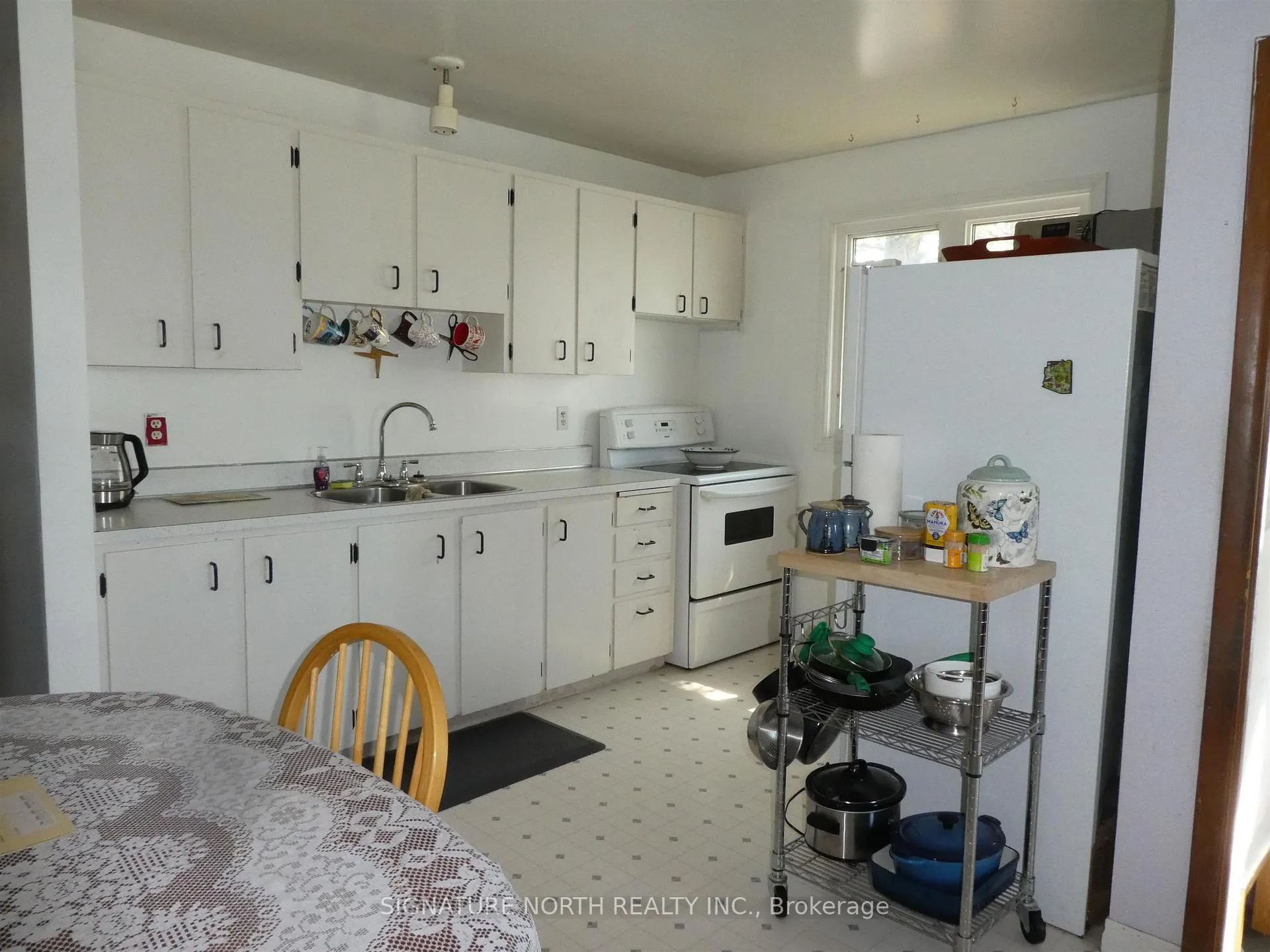Photo 8 of 416 Fourth Avenue SW, Greenstone — HOMEH