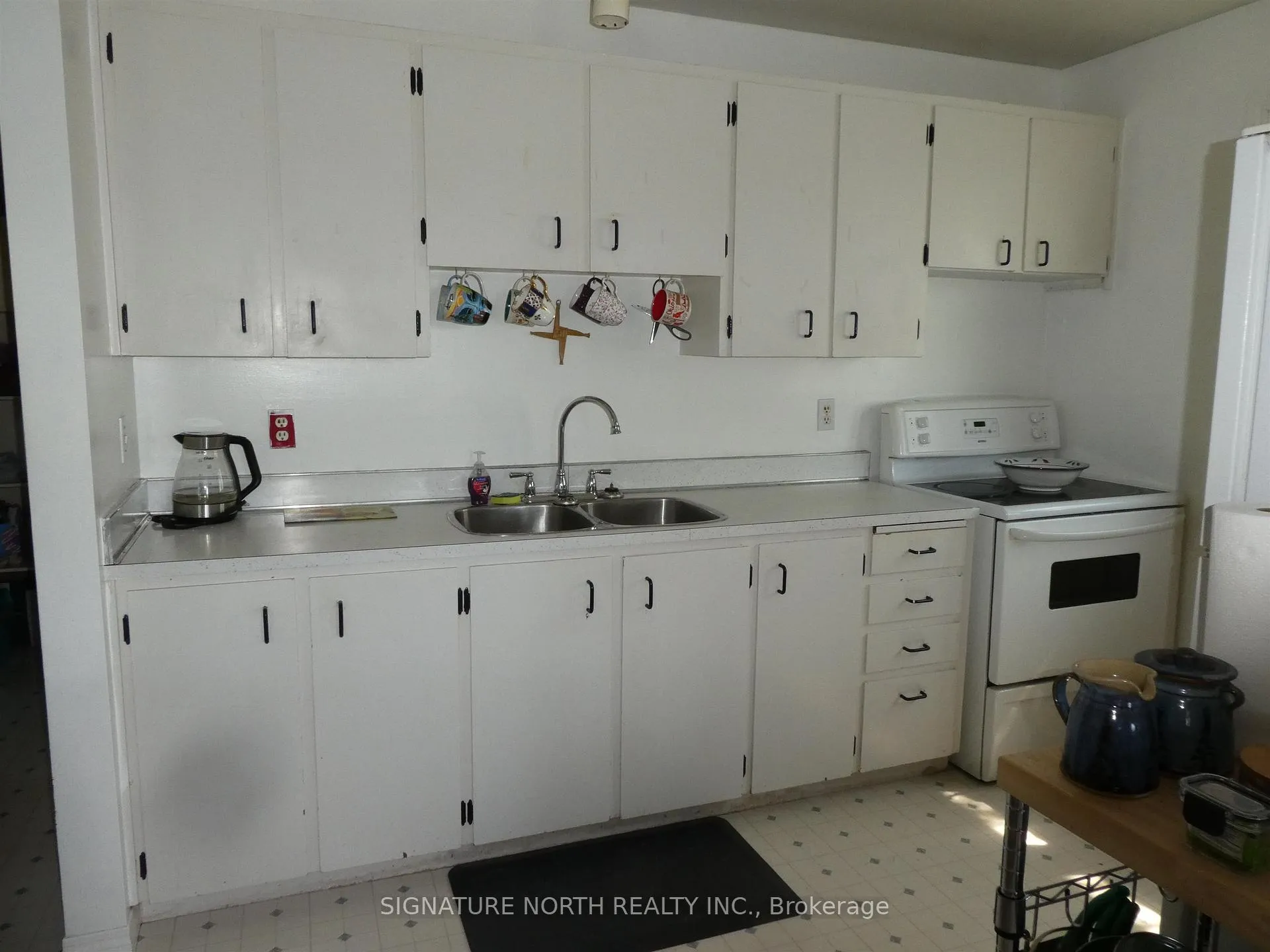 Photo 11 of 416 Fourth Avenue SW, Greenstone — HOMEH
