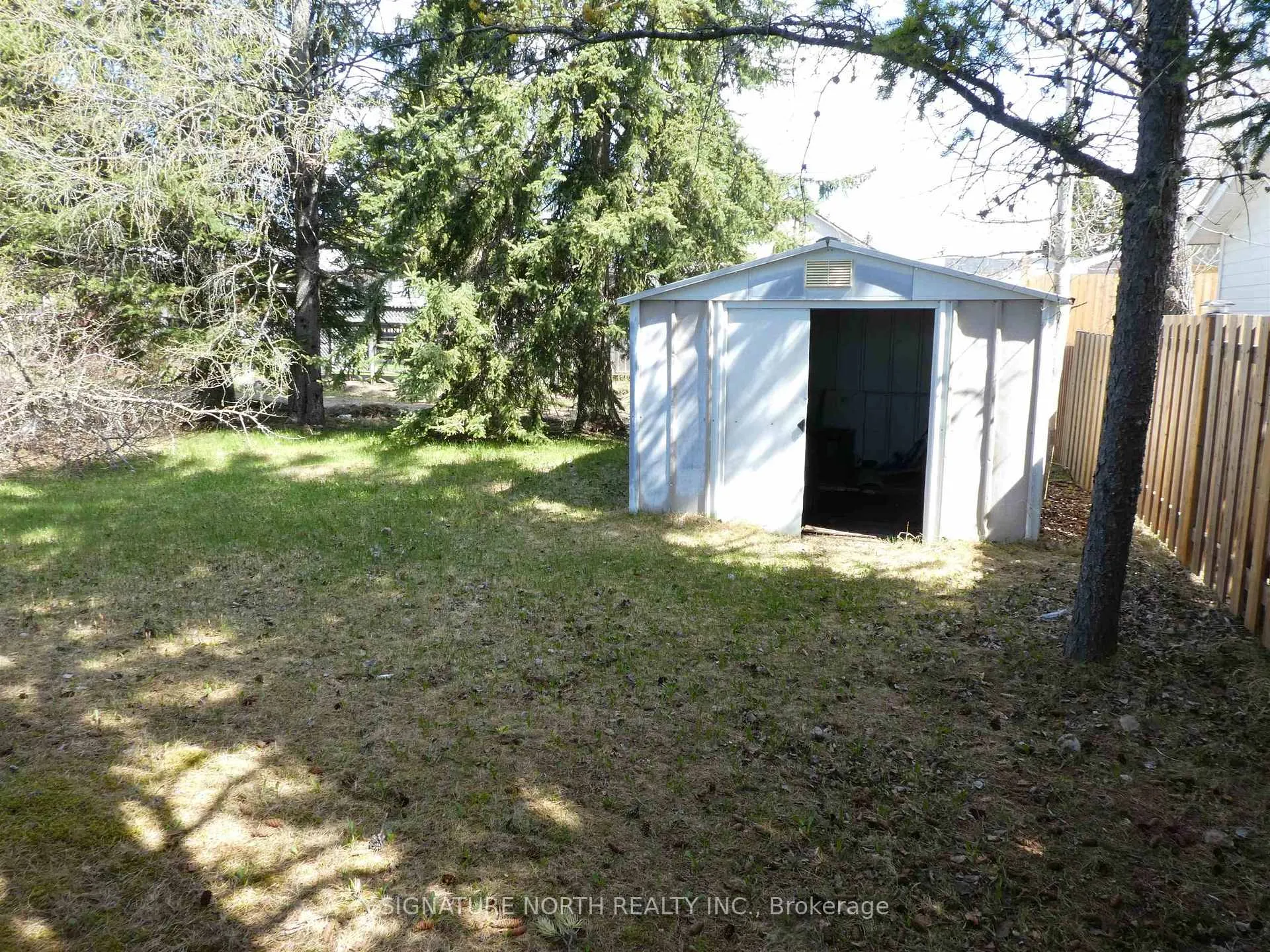 Photo 27 of 416 Fourth Avenue SW, Greenstone — HOMEH