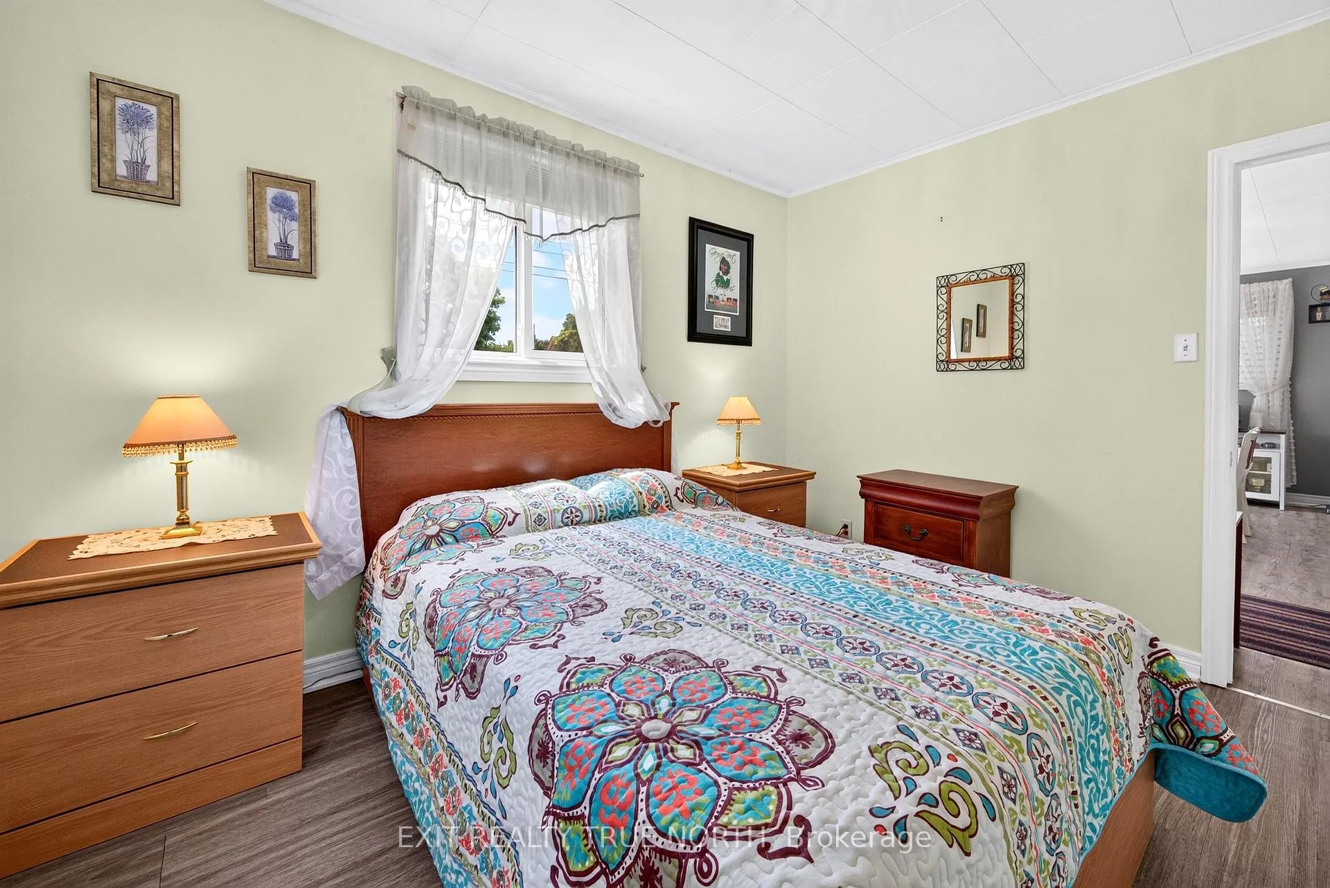 Photo 6 of 320 Yonge Street, Midland — HOMEH