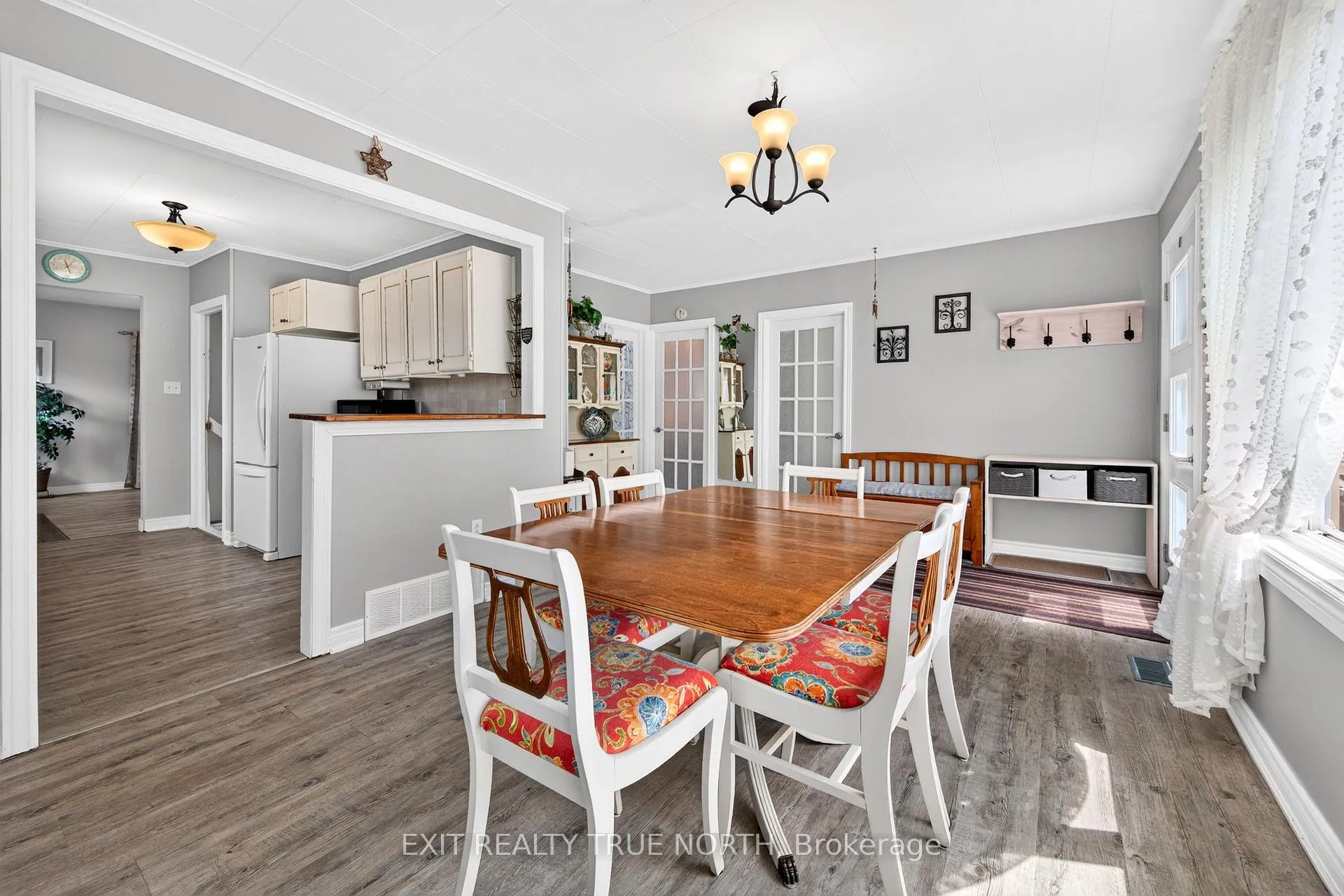 Photo 12 of 320 Yonge Street, Midland — HOMEH