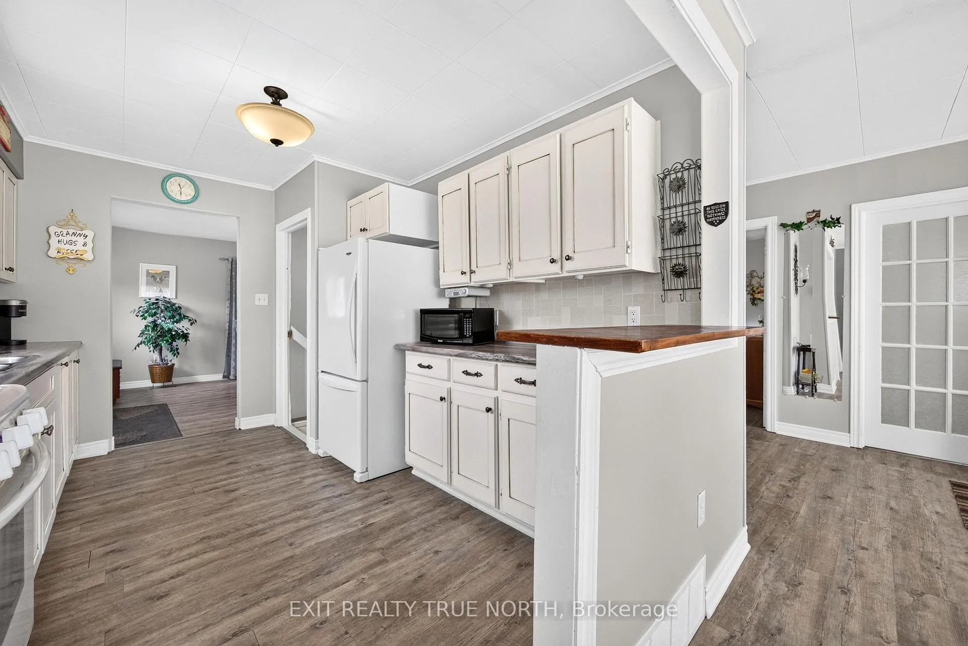 Photo 13 of 320 Yonge Street, Midland — HOMEH