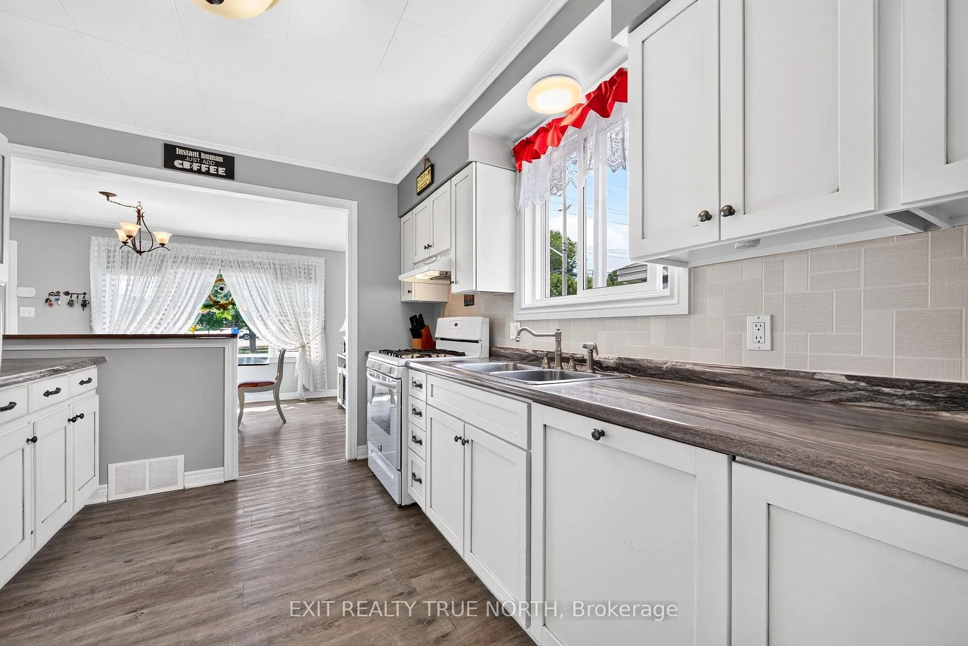 Photo 15 of 320 Yonge Street, Midland — HOMEH