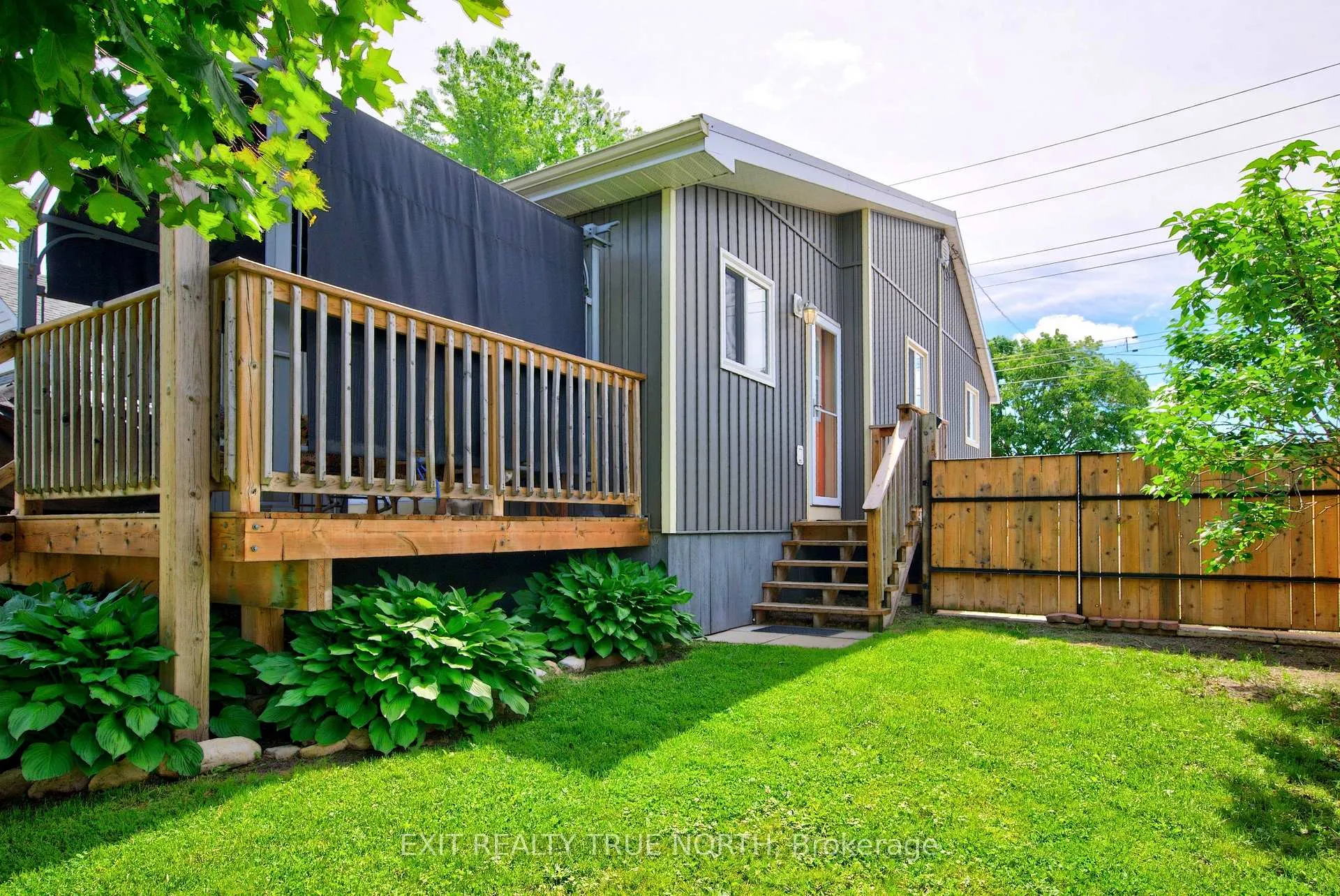 Photo 20 of 320 Yonge Street, Midland — HOMEH