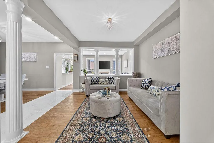 Photo 10 of 98 Saffron Crescent, Brampton, Bramalea North Industrial — HOMEH