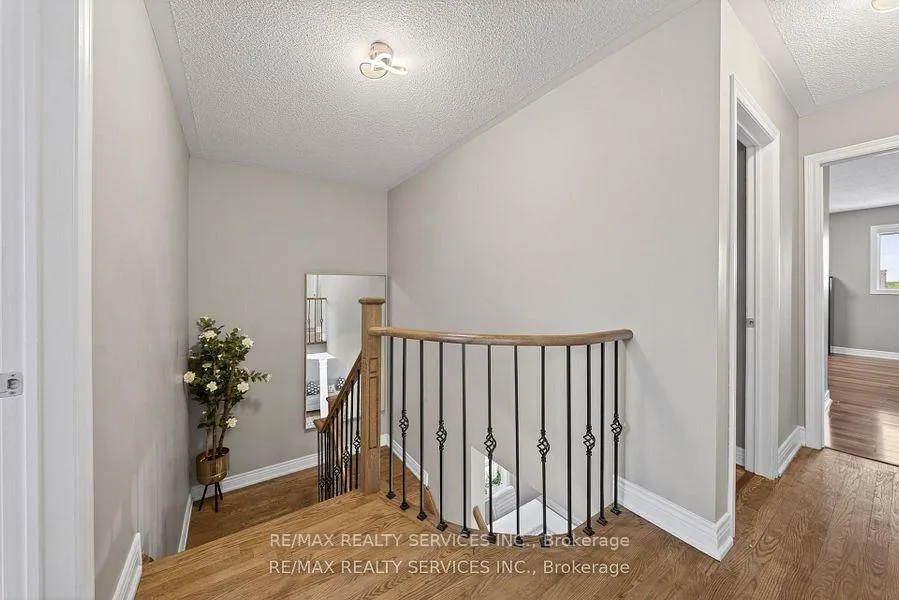 Photo 23 of 98 Saffron Crescent, Brampton, Bramalea North Industrial — HOMEH
