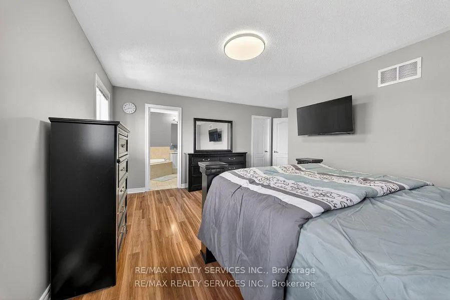 Photo 25 of 98 Saffron Crescent, Brampton, Bramalea North Industrial — HOMEH