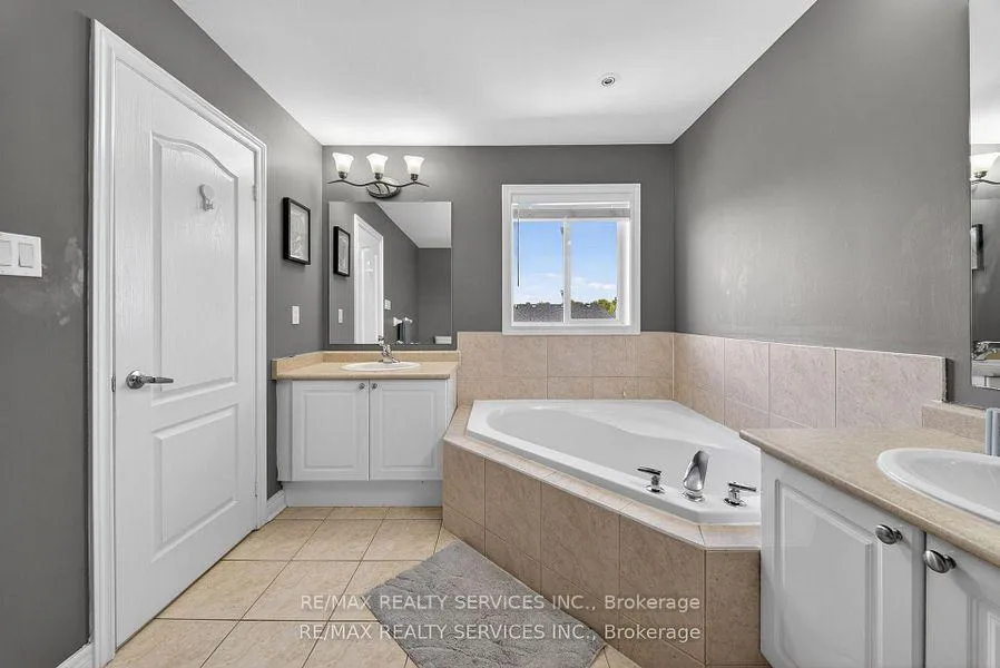 Photo 26 of 98 Saffron Crescent, Brampton, Bramalea North Industrial — HOMEH