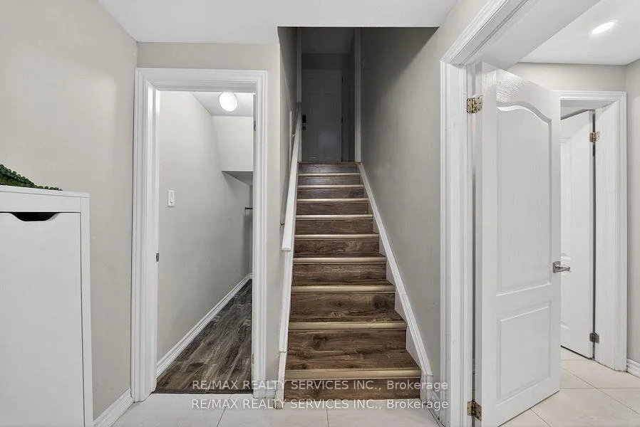 Photo 34 of 98 Saffron Crescent, Brampton, Bramalea North Industrial — HOMEH