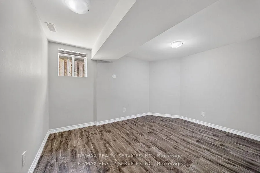 Photo 37 of 98 Saffron Crescent, Brampton, Bramalea North Industrial — HOMEH