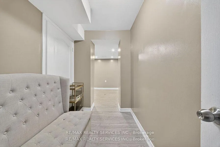 Photo 39 of 98 Saffron Crescent, Brampton, Bramalea North Industrial — HOMEH