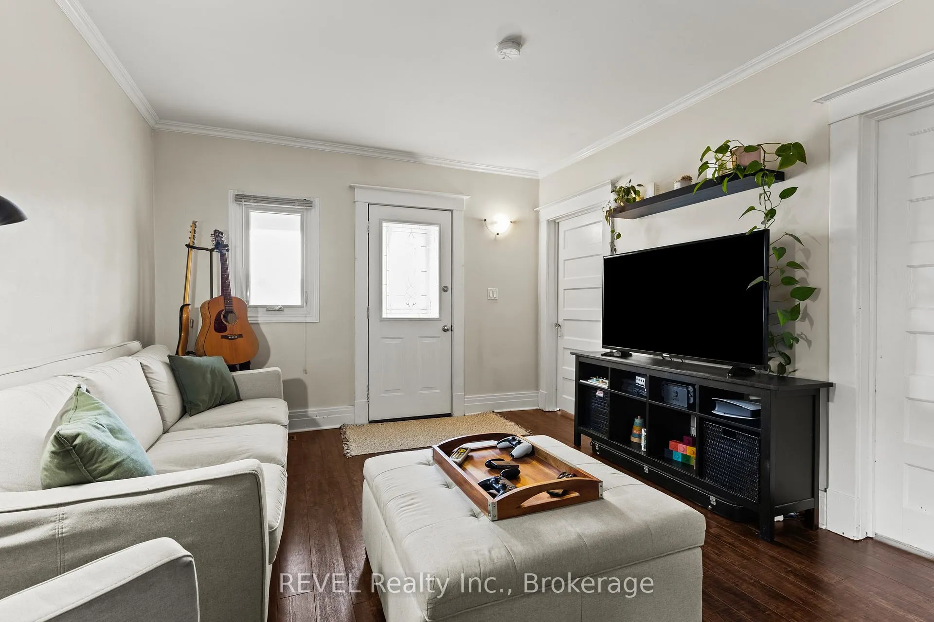 Photo 6 of 20 Monck Street, St. Catharines, Western Hill — HOMEH