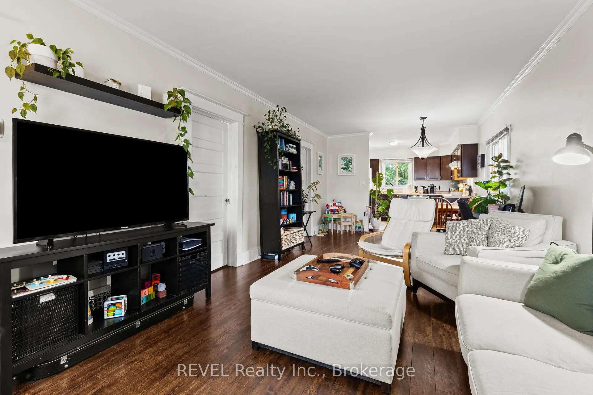 Photo 7 of 20 Monck Street, St. Catharines, Western Hill — HOMEH