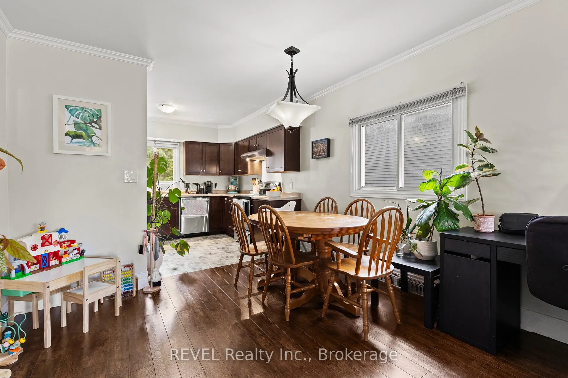 Photo 9 of 20 Monck Street, St. Catharines, Western Hill — HOMEH