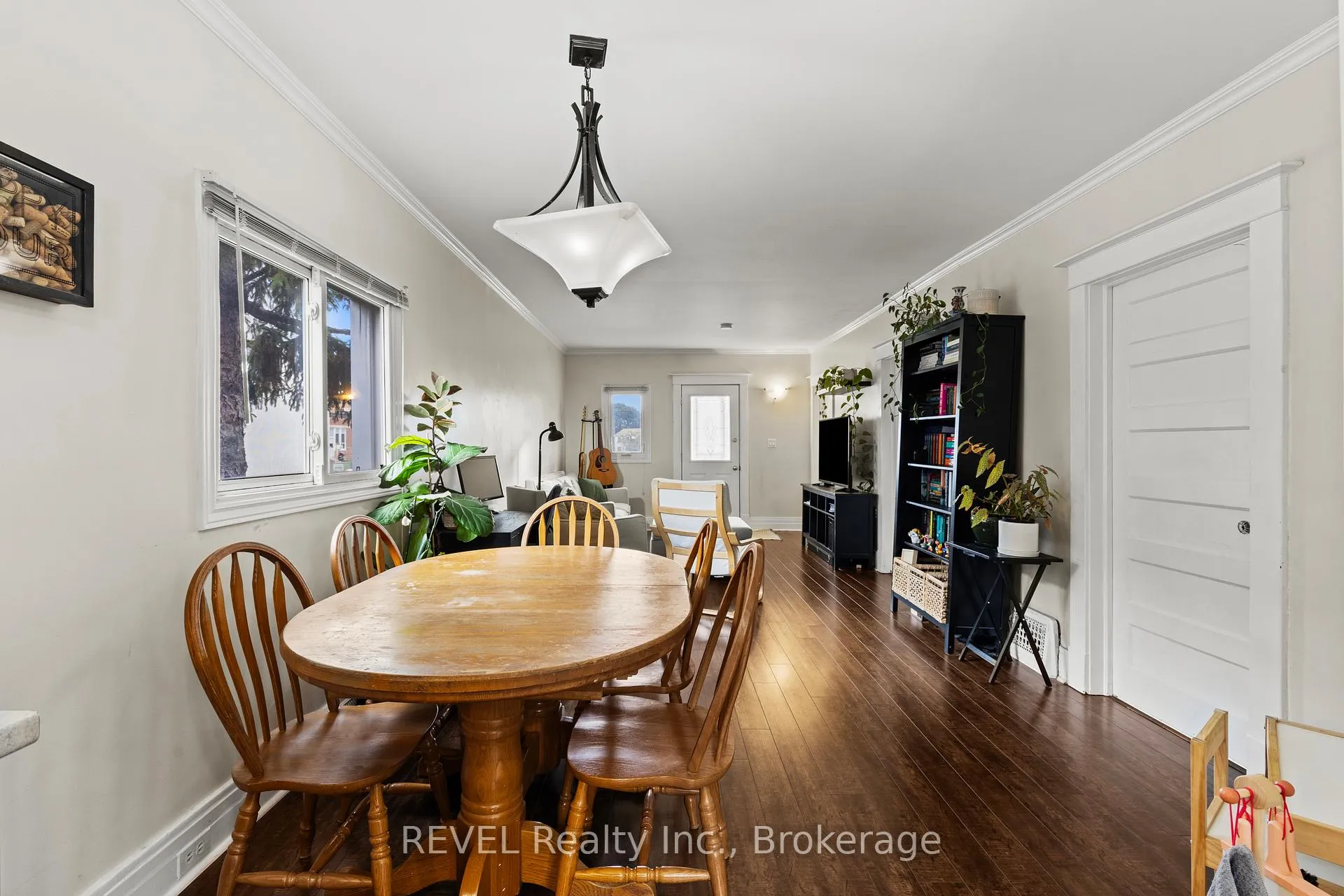 Photo 10 of 20 Monck Street, St. Catharines, Western Hill — HOMEH