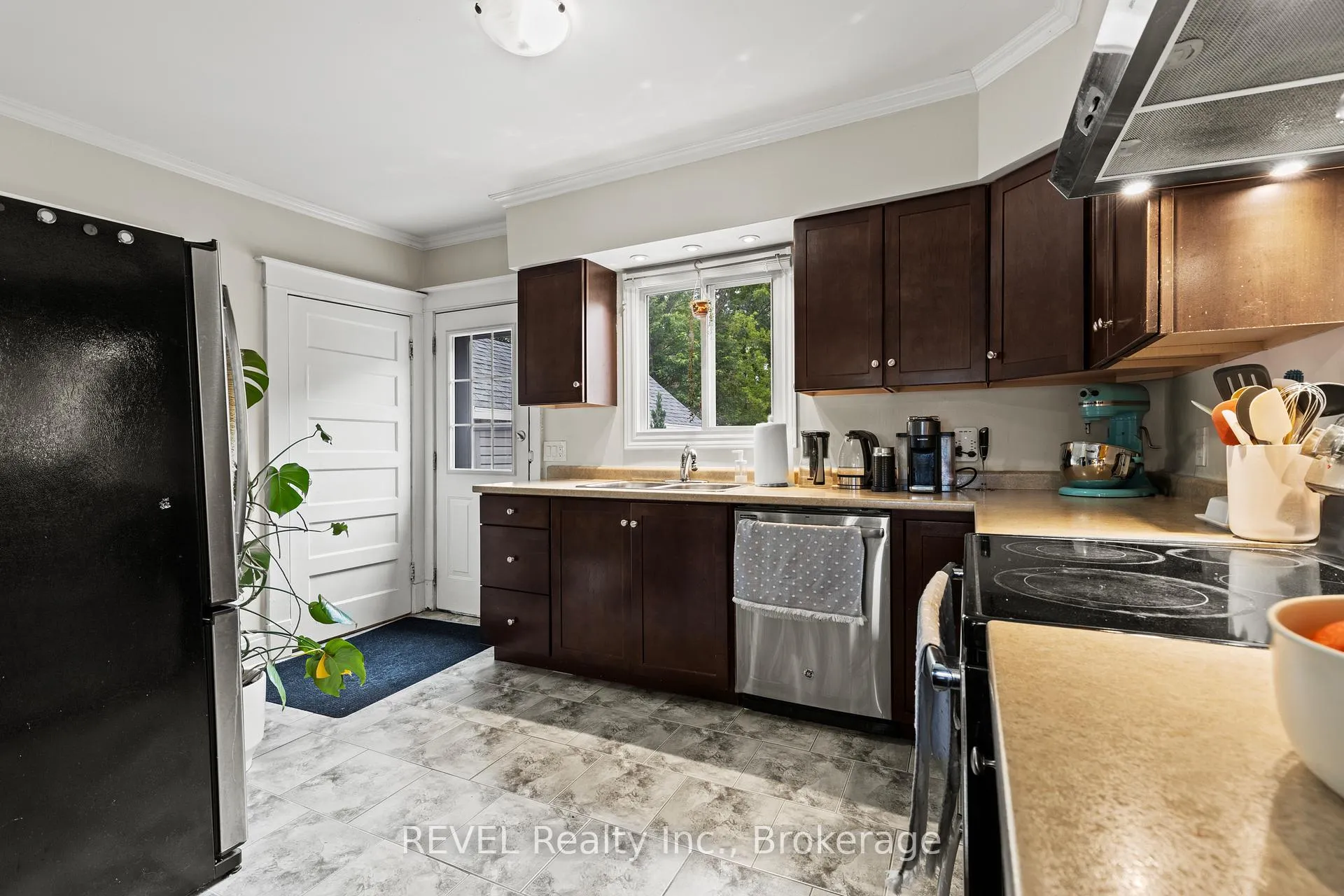 Photo 12 of 20 Monck Street, St. Catharines, Western Hill — HOMEH
