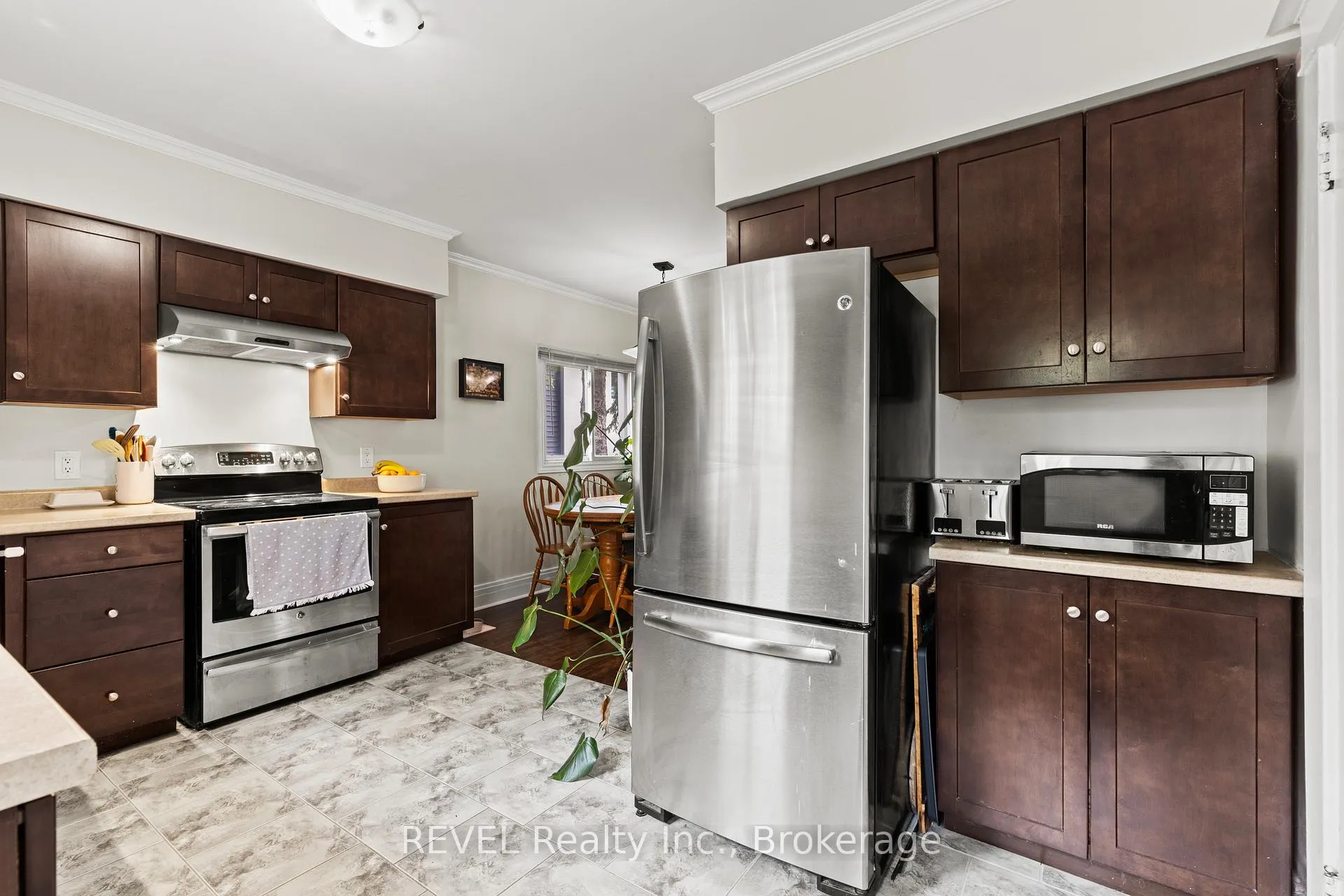 Photo 13 of 20 Monck Street, St. Catharines, Western Hill — HOMEH