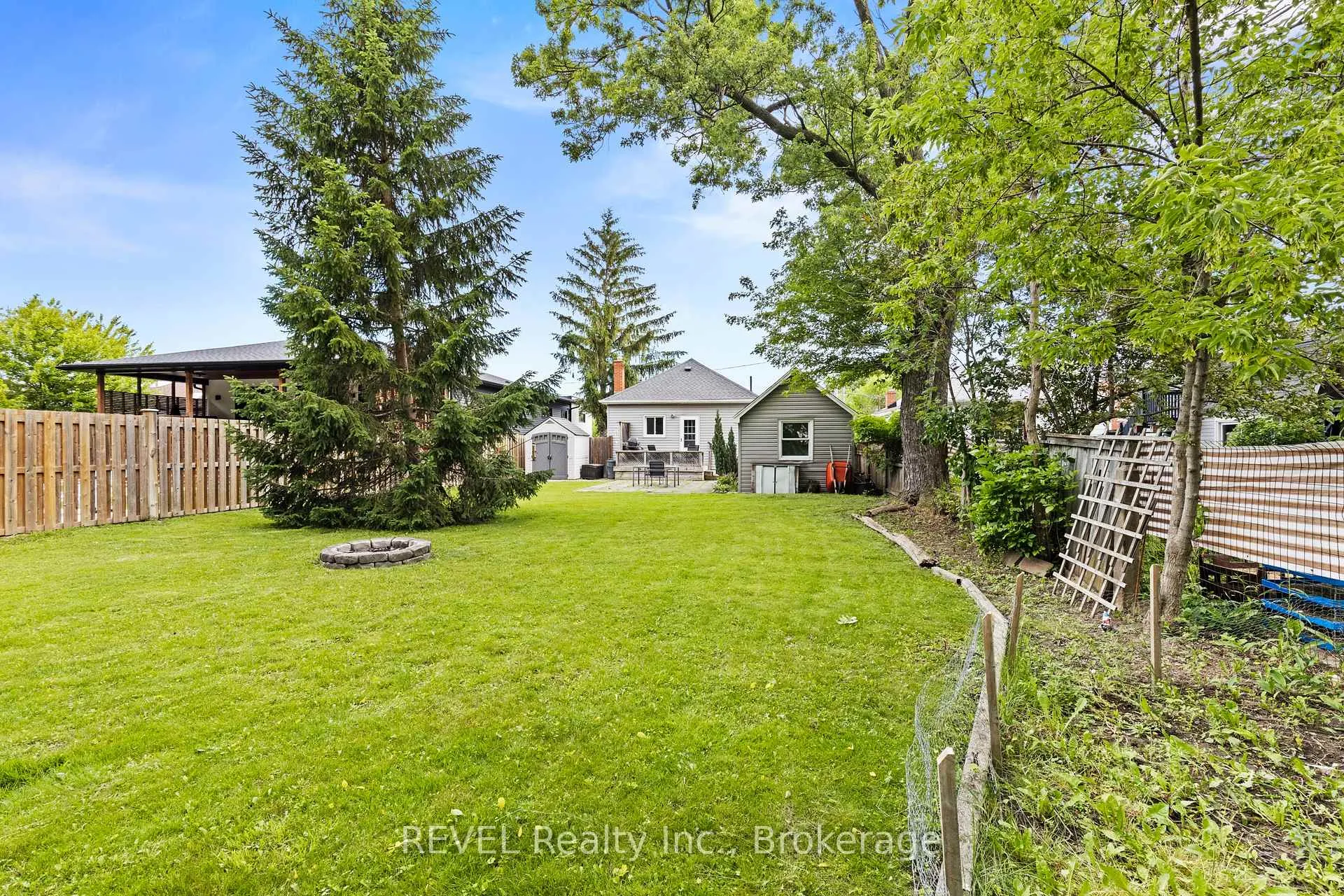 Photo 21 of 20 Monck Street, St. Catharines, Western Hill — HOMEH